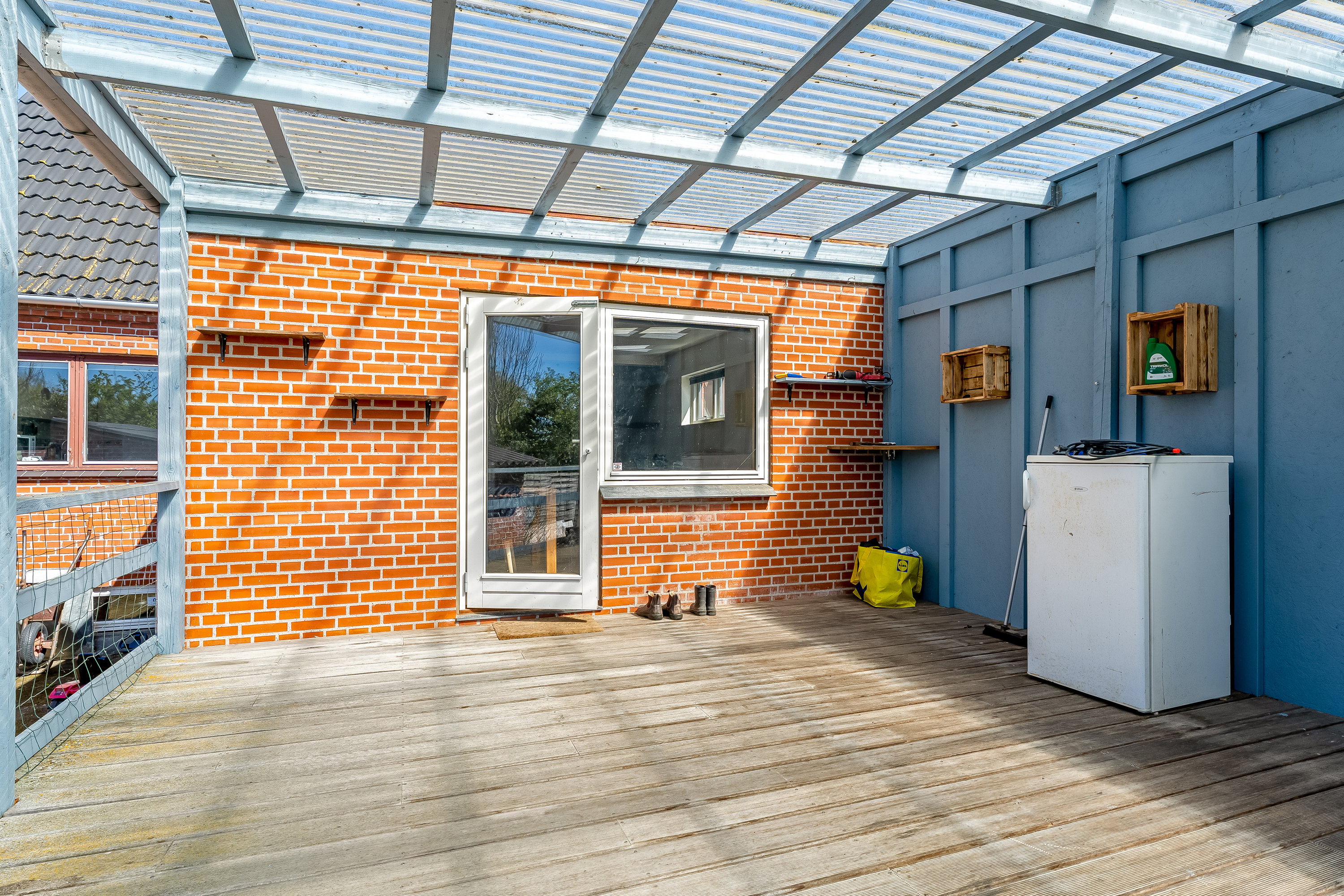 Fremhævet overdækket terrasse billede i fuldskærmstilstand. Billede af Stations Alléen 8, 4912 Harpelunde