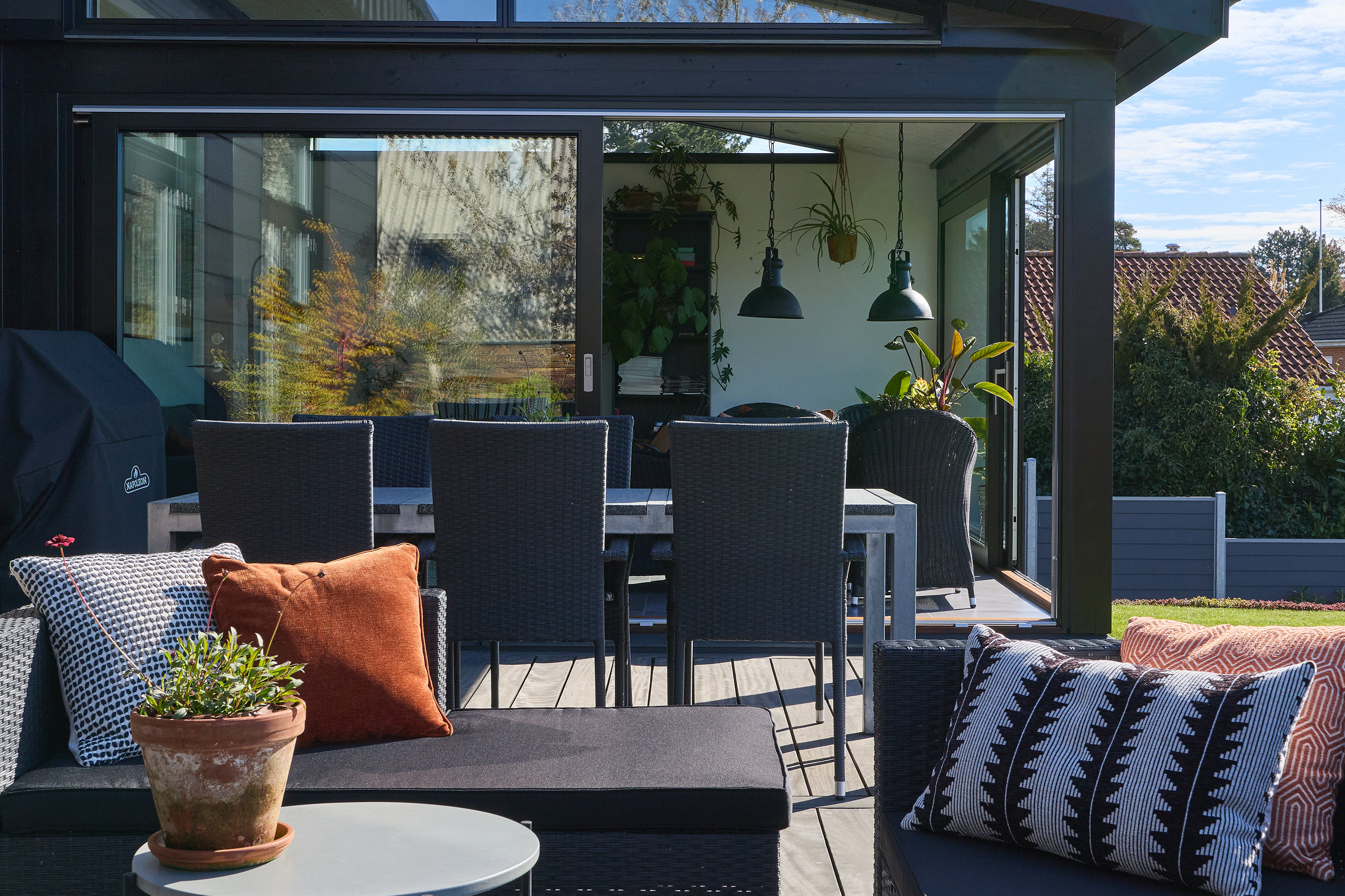 Fremhævet terrasse billede i fuldskærmstilstand. Billede af Akelejevænget 7, Lynæs, 3390 Hundested