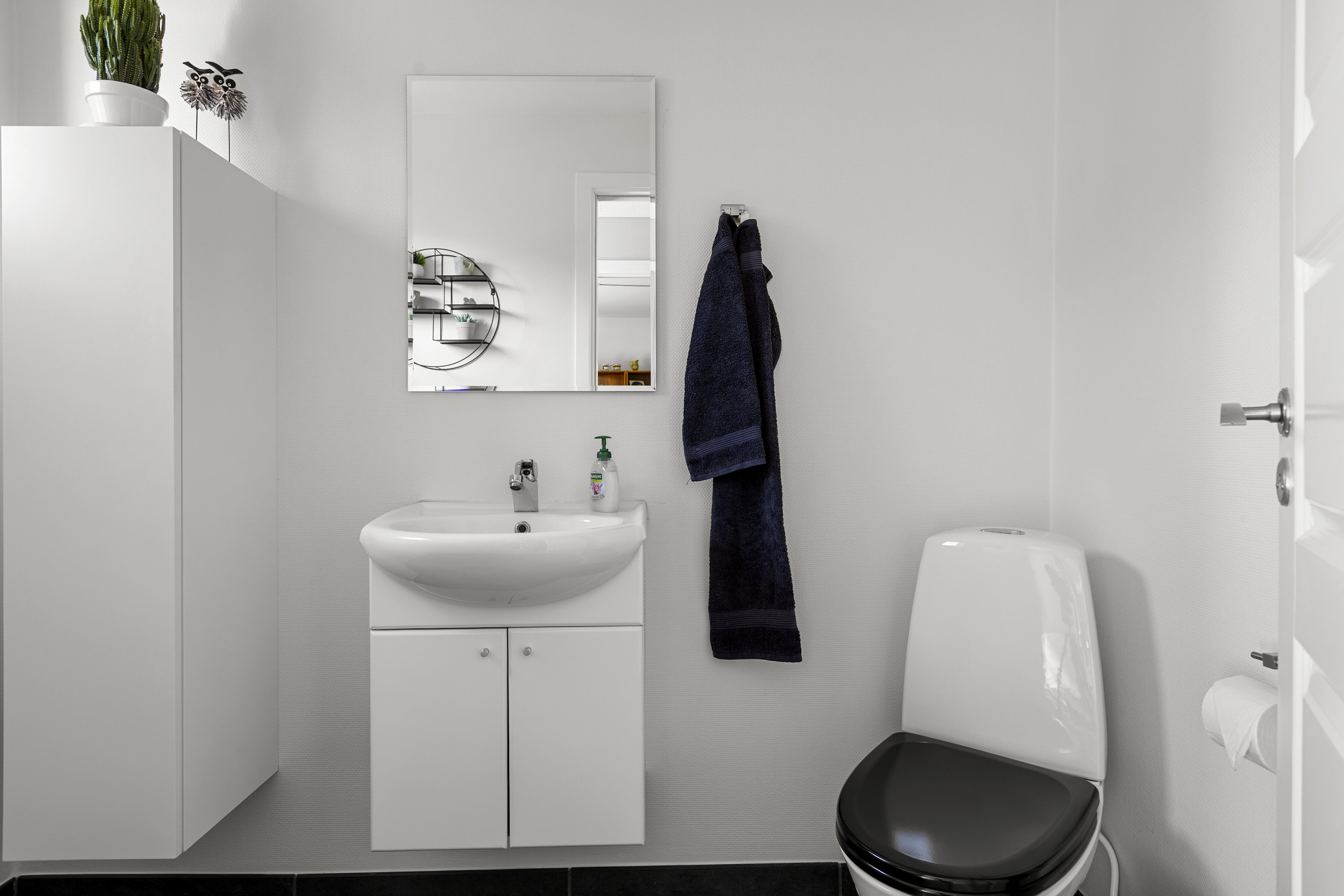 Fremhævet toilet billede i fuldskærmstilstand. Billede af Gl.Kongevej 8, 4200 Slagelse