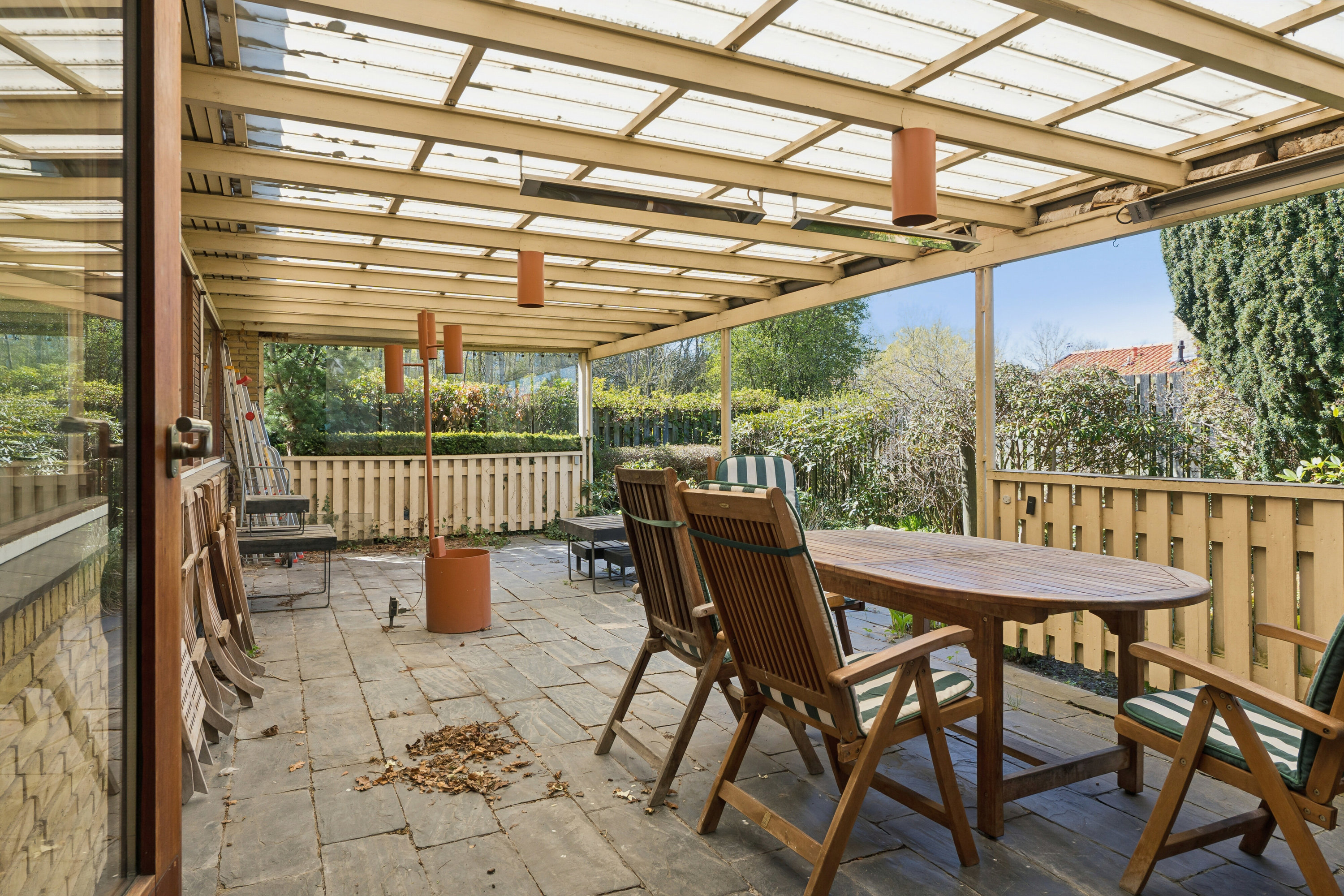 Miniaturebillede 2: overdækket terrasse. Billede af Lupinvej 30, 2970 Hørsholm