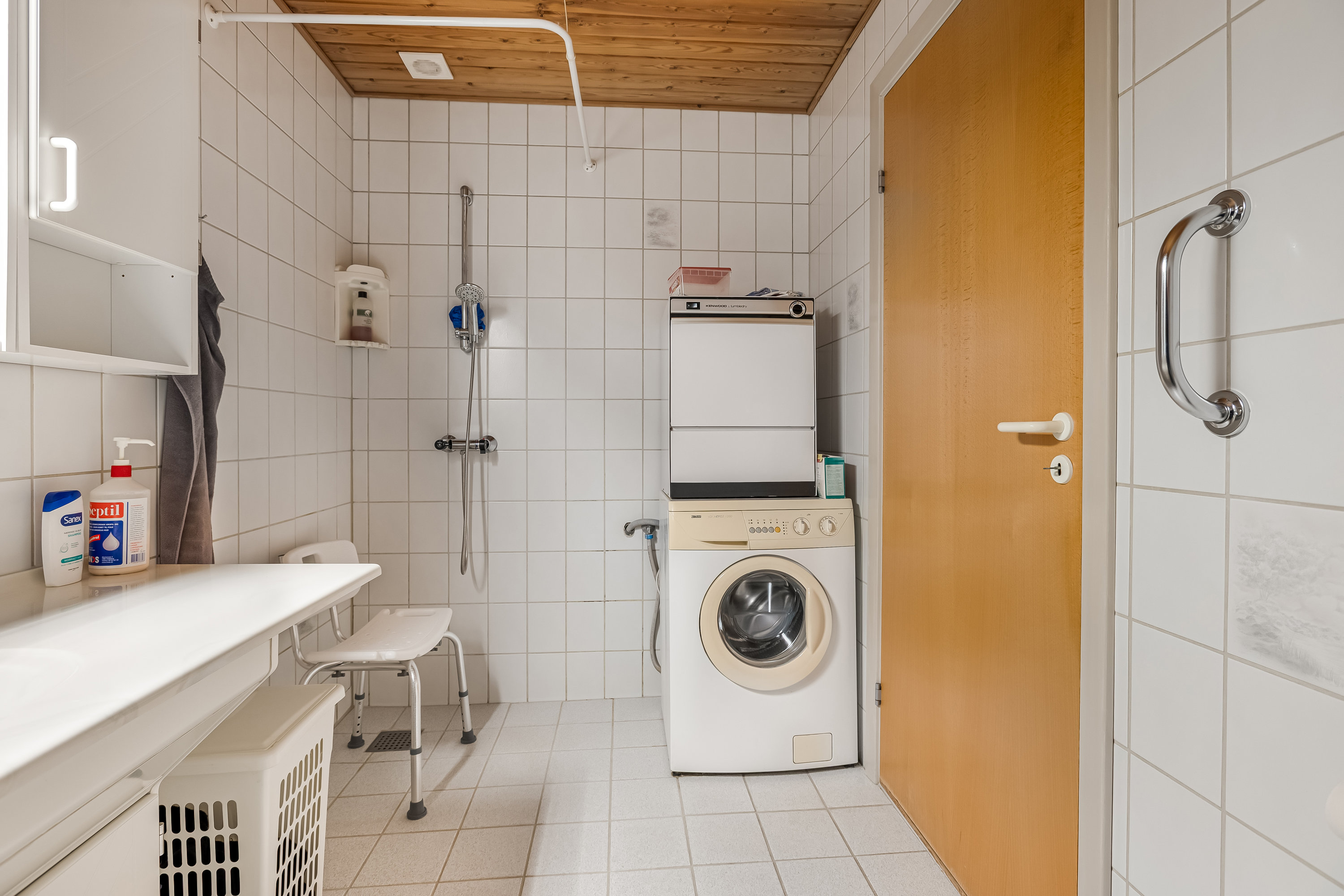 Fremhævet badeværelse billede i fuldskærmstilstand. Billede af Kirkevænget 5, 6940 Lem St