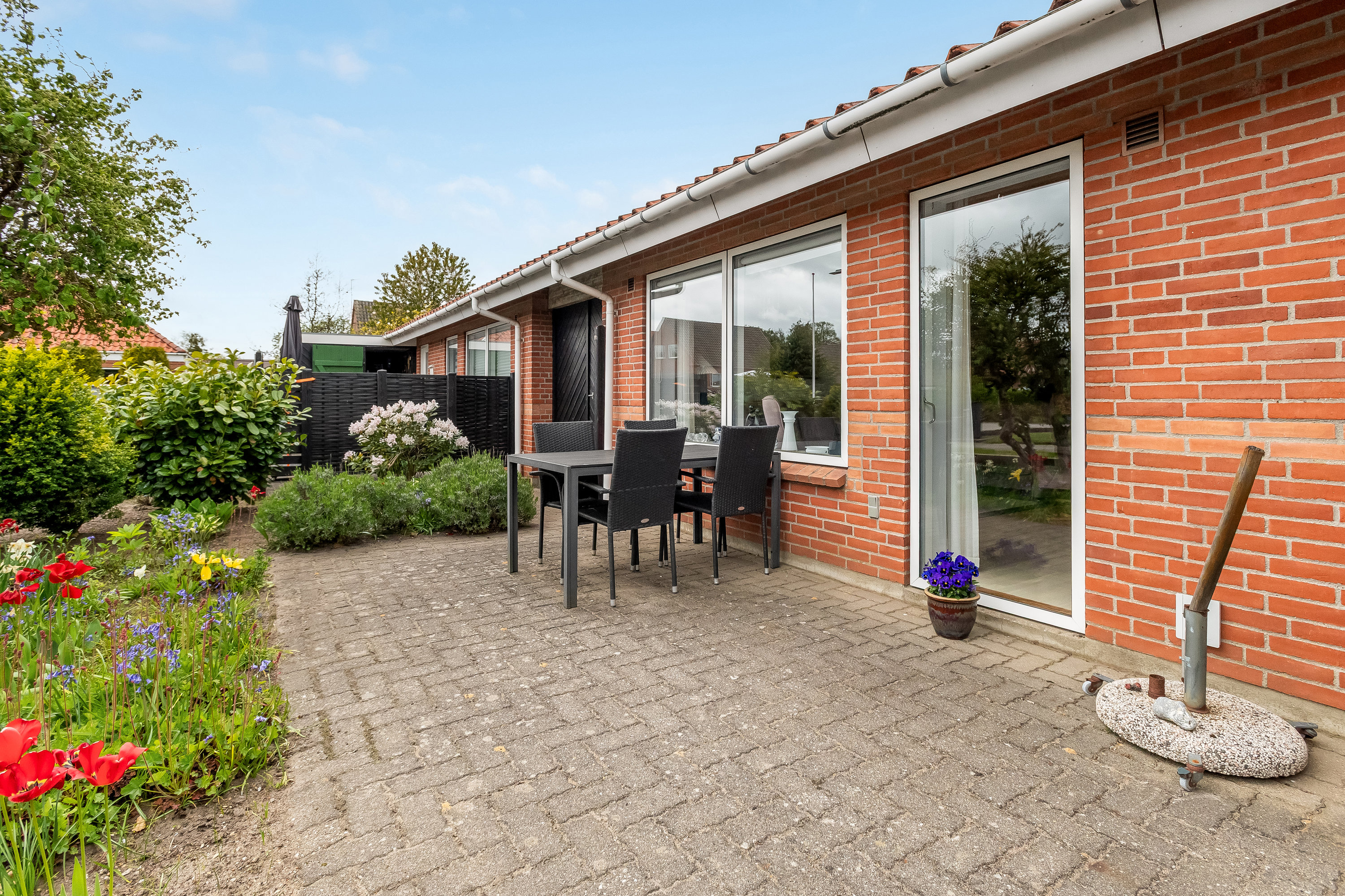 Fremhævet terrasse billede i fuldskærmstilstand. Billede af Kirkevænget 5, 6940 Lem St