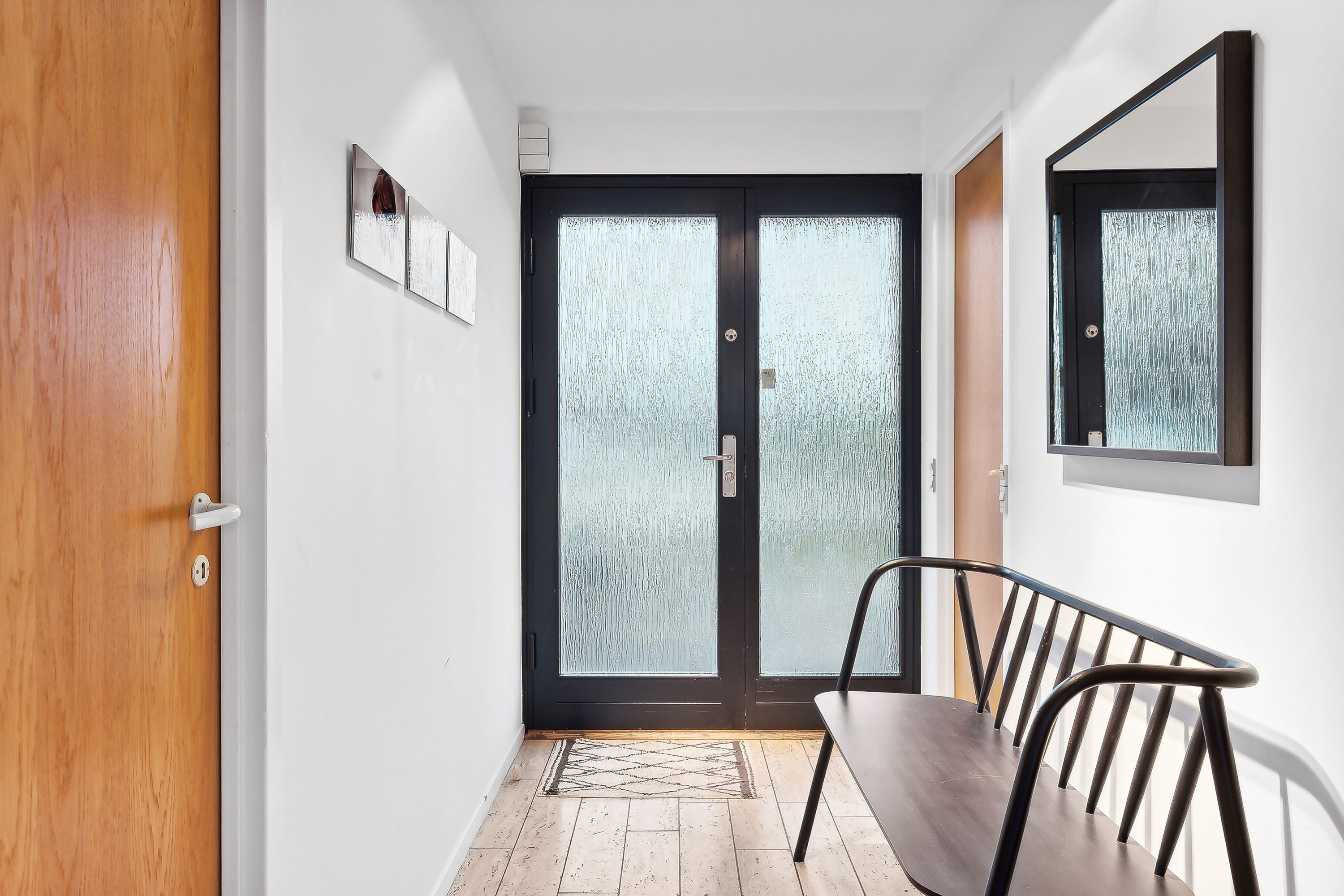 Fremhævet gang billede i fuldskærmstilstand. Billede af Fuglemosevej 7, 2970 Hørsholm