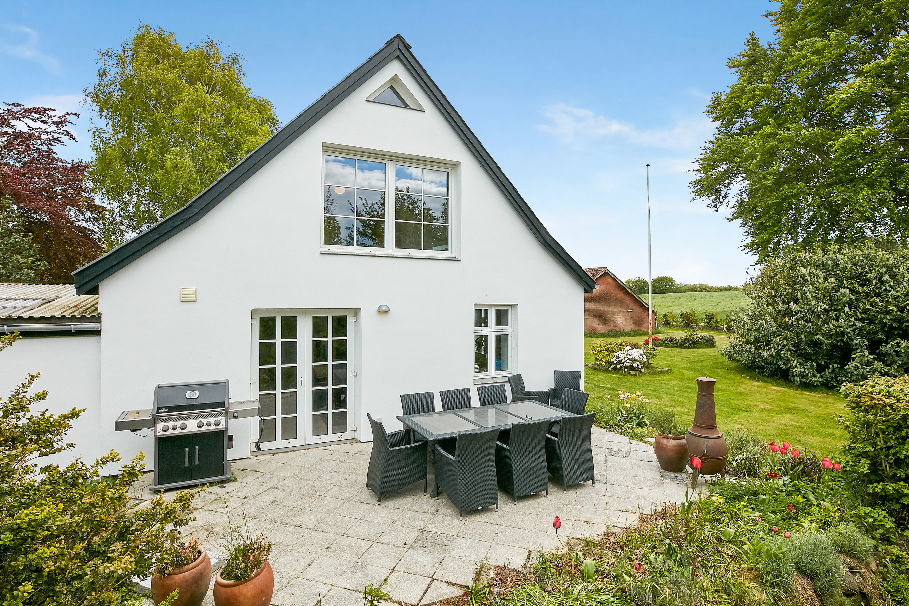 Fremhævet terrasse billede i fuldskærmstilstand. Billede af Bisholt Strandvej 8, Bisholt, 7130 Juelsminde