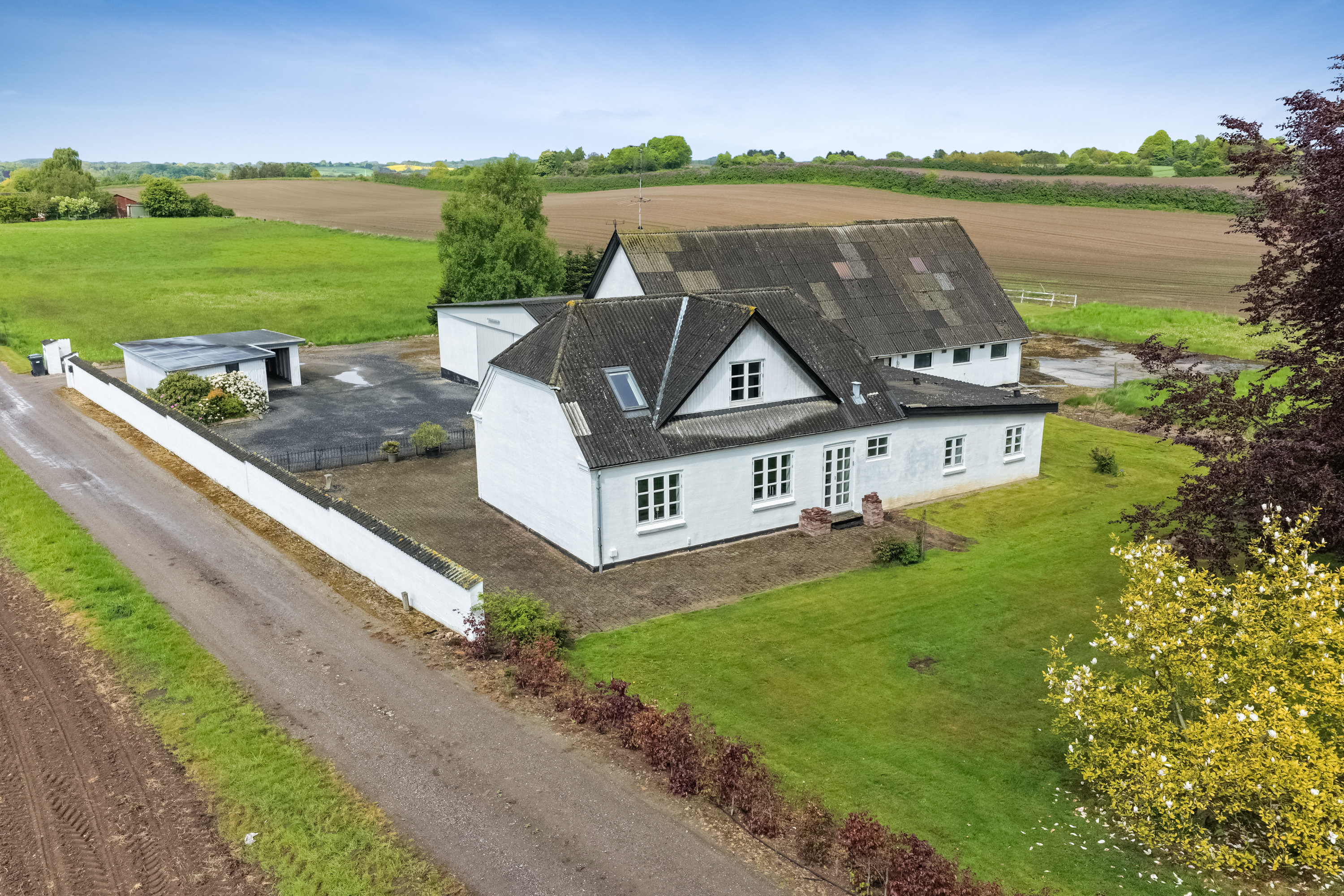 Fremhævet facade billede i fuldskærmstilstand. Billede af Præstevænget 3, 5683 Haarby
