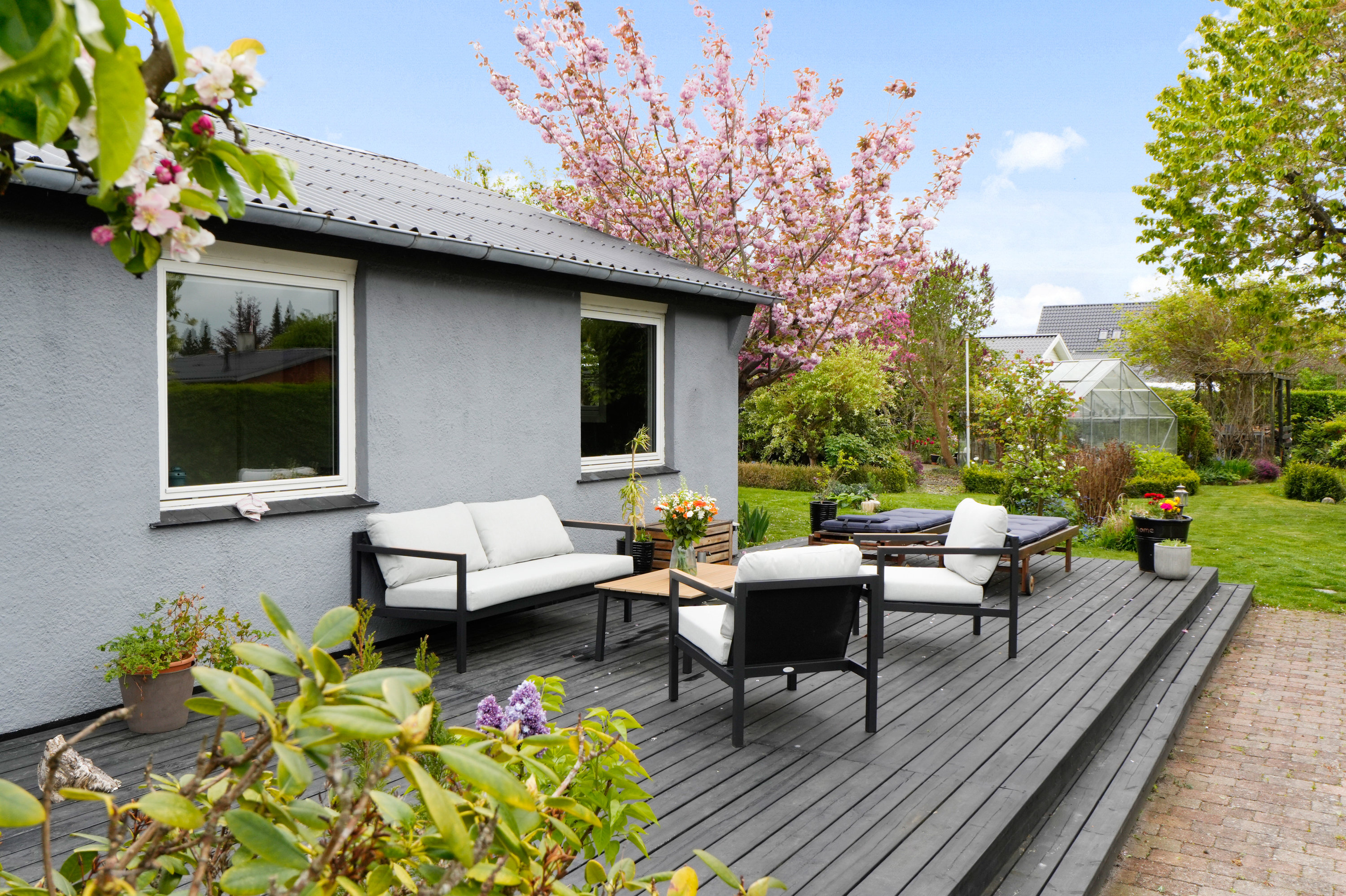 Fremhævet terrasse billede i fuldskærmstilstand. Billede af Flakhaven 5, 2750 Ballerup
