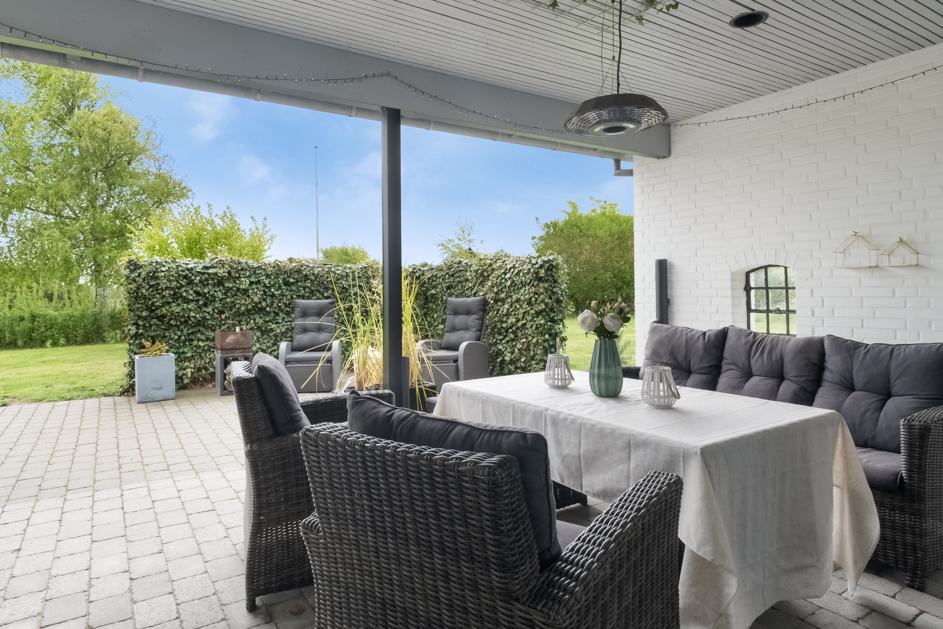 Fremhævet overdækket terrasse billede i fuldskærmstilstand. Billede af Strandbyvej 21, Strandby, 5683 Haarby