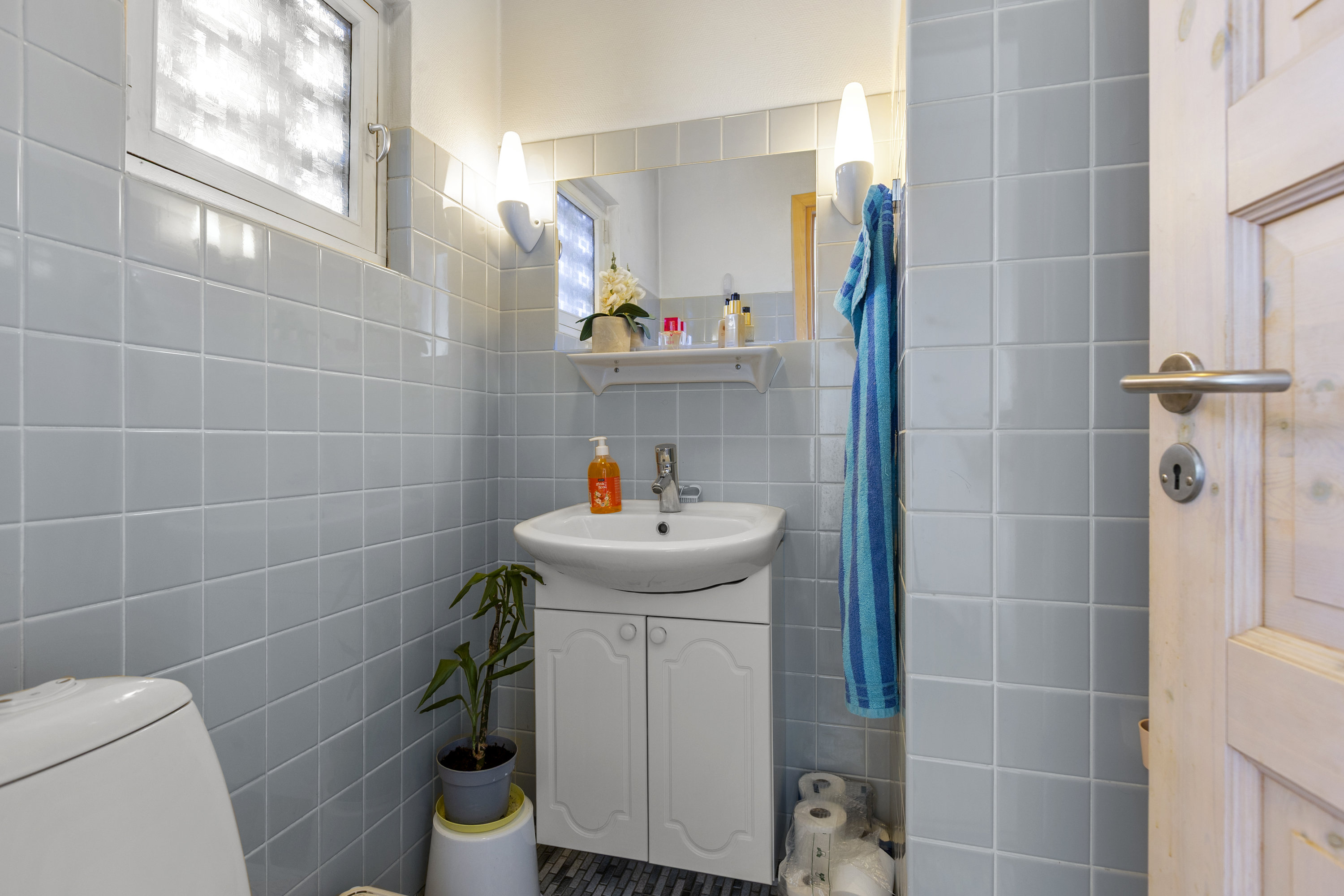 Fremhævet toilet billede i fuldskærmstilstand. Billede af Vesterled 19, 4470 Svebølle