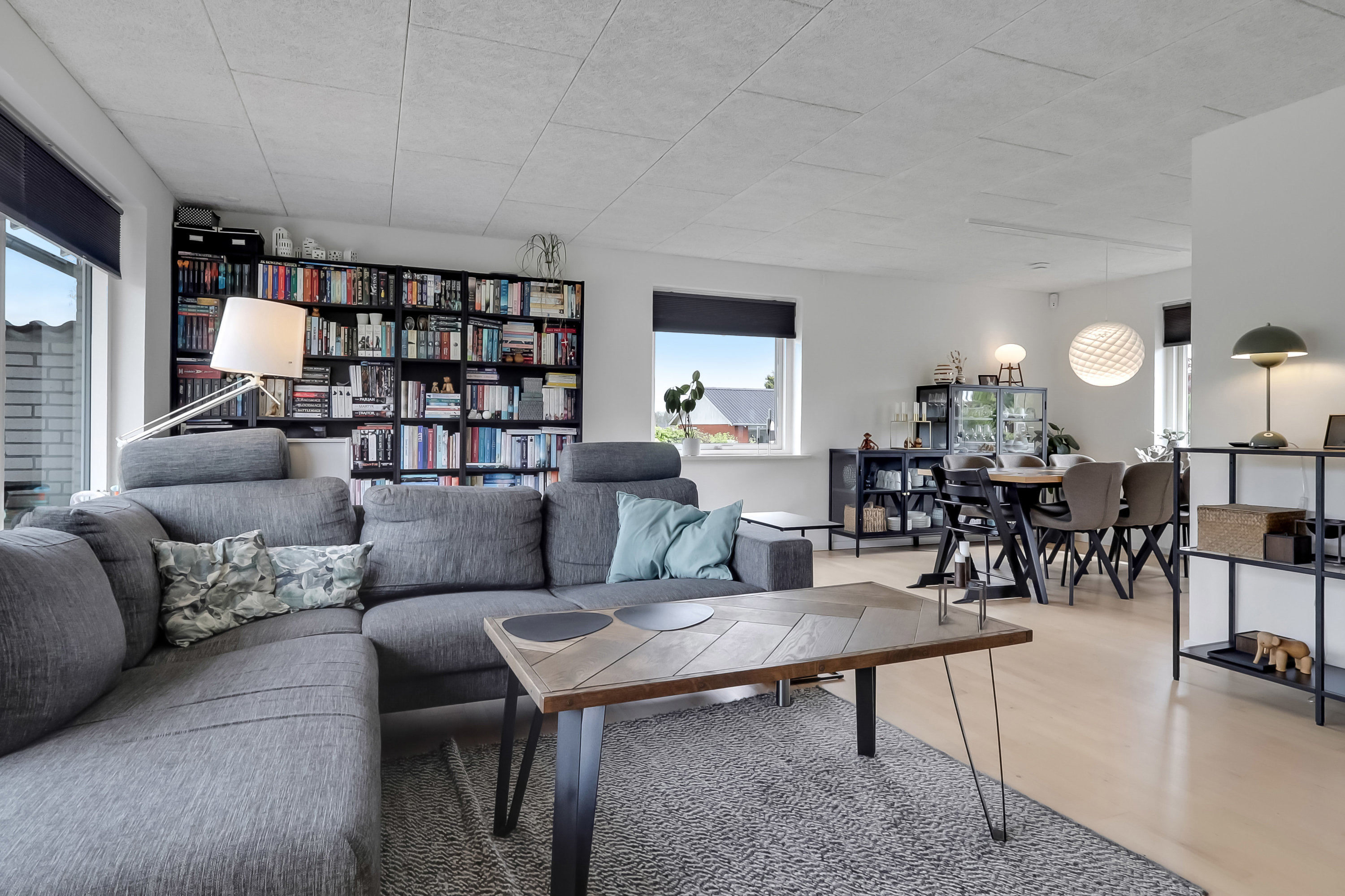 Fremhævet stue billede i fuldskærmstilstand. Billede af Bellingehøjen 26, Bellinge, 5250 Odense SV