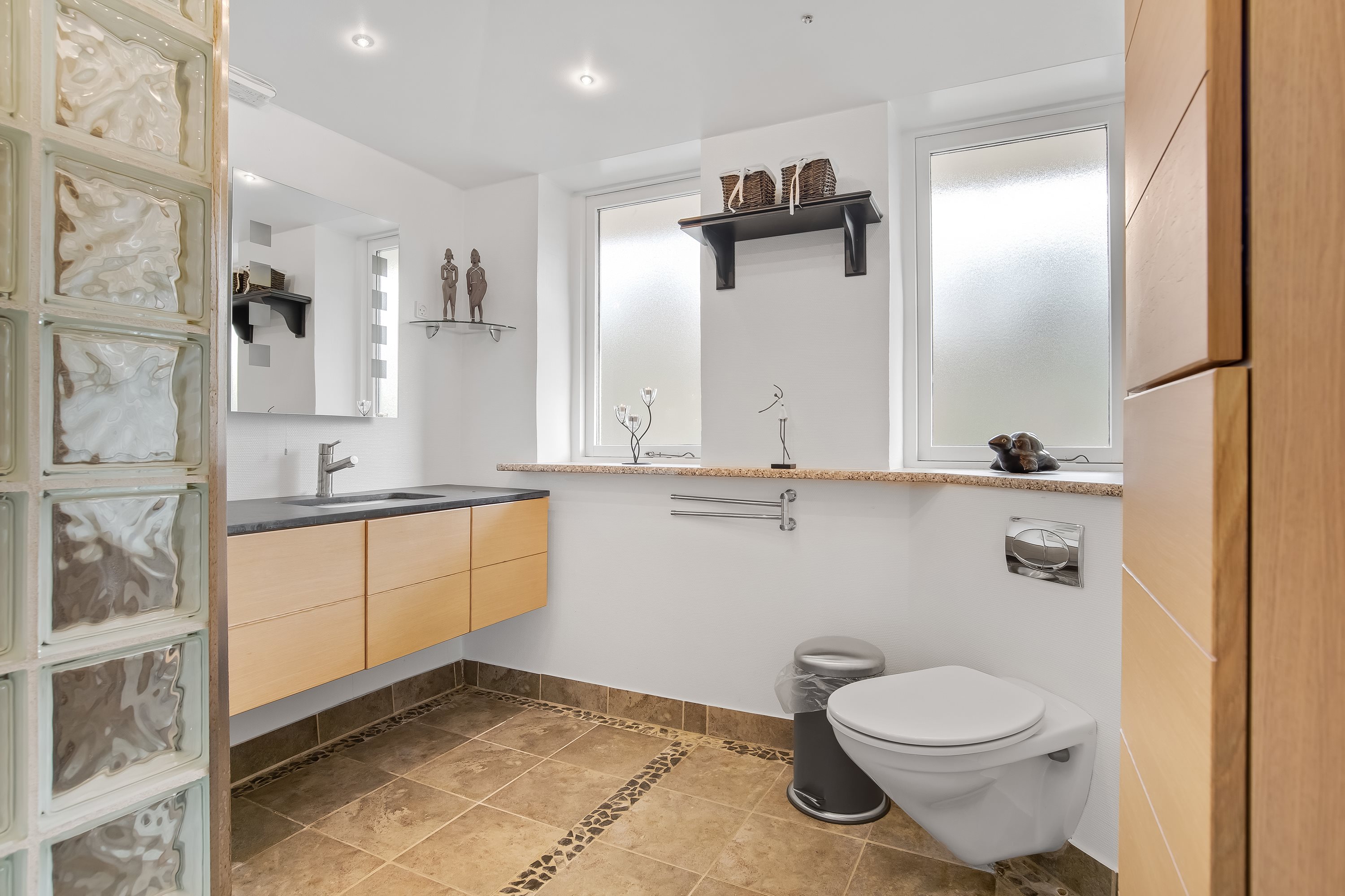 Fremhævet badeværelse billede i fuldskærmstilstand. Billede af Chr Knudsens Vej 15, Råsted, 7500 Holstebro