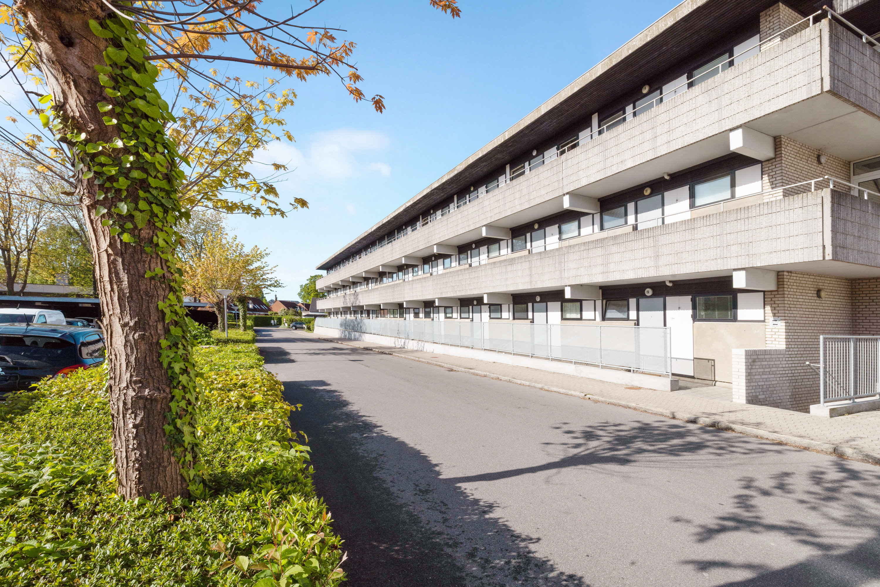 Fremhævet gårdmiljø billede i fuldskærmstilstand. Billede af Højagerparken 7, 2., 2750 Ballerup