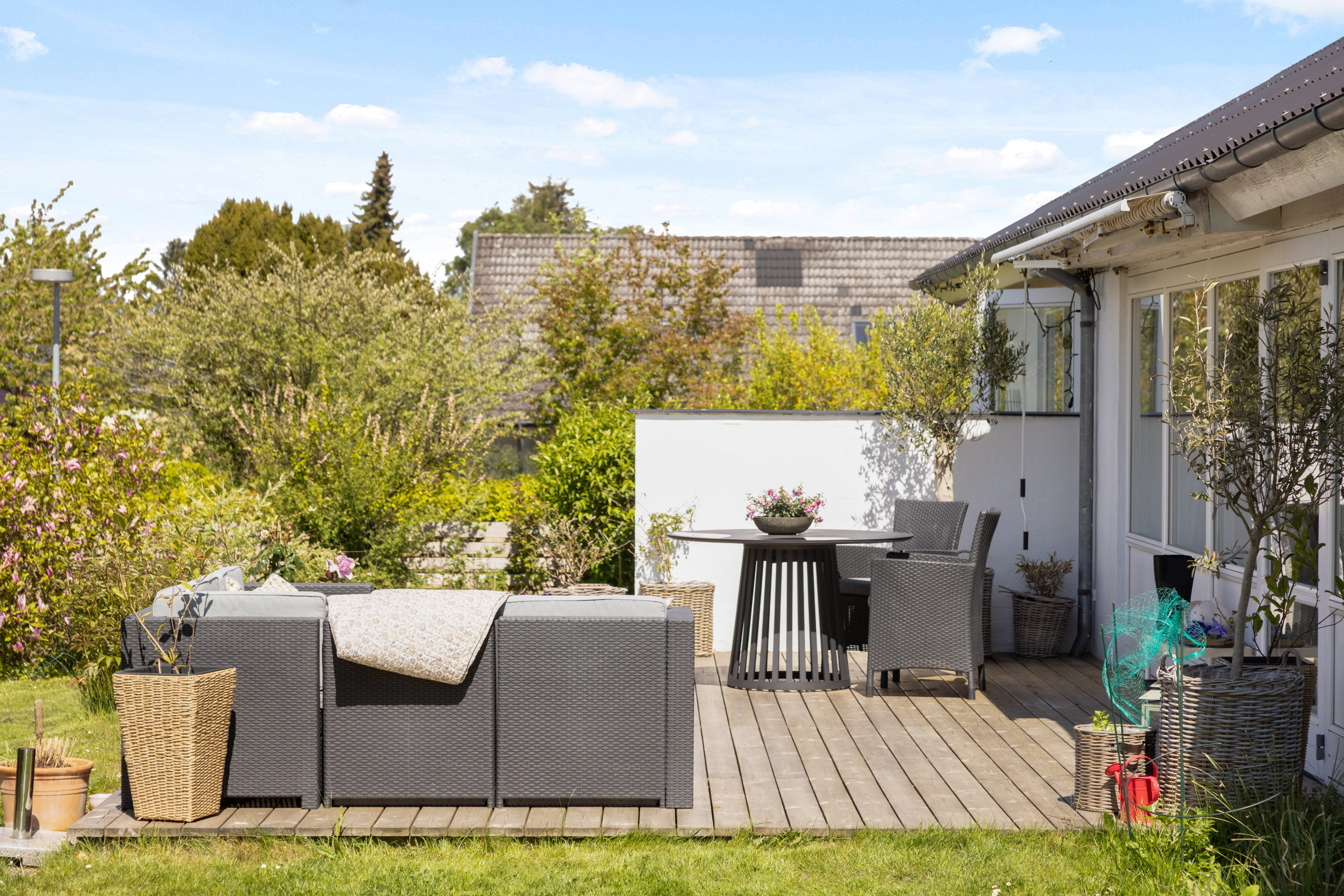 Fremhævet terrasse billede i fuldskærmstilstand. Billede af Viggo Barfoeds Alle 5, 2750 Ballerup