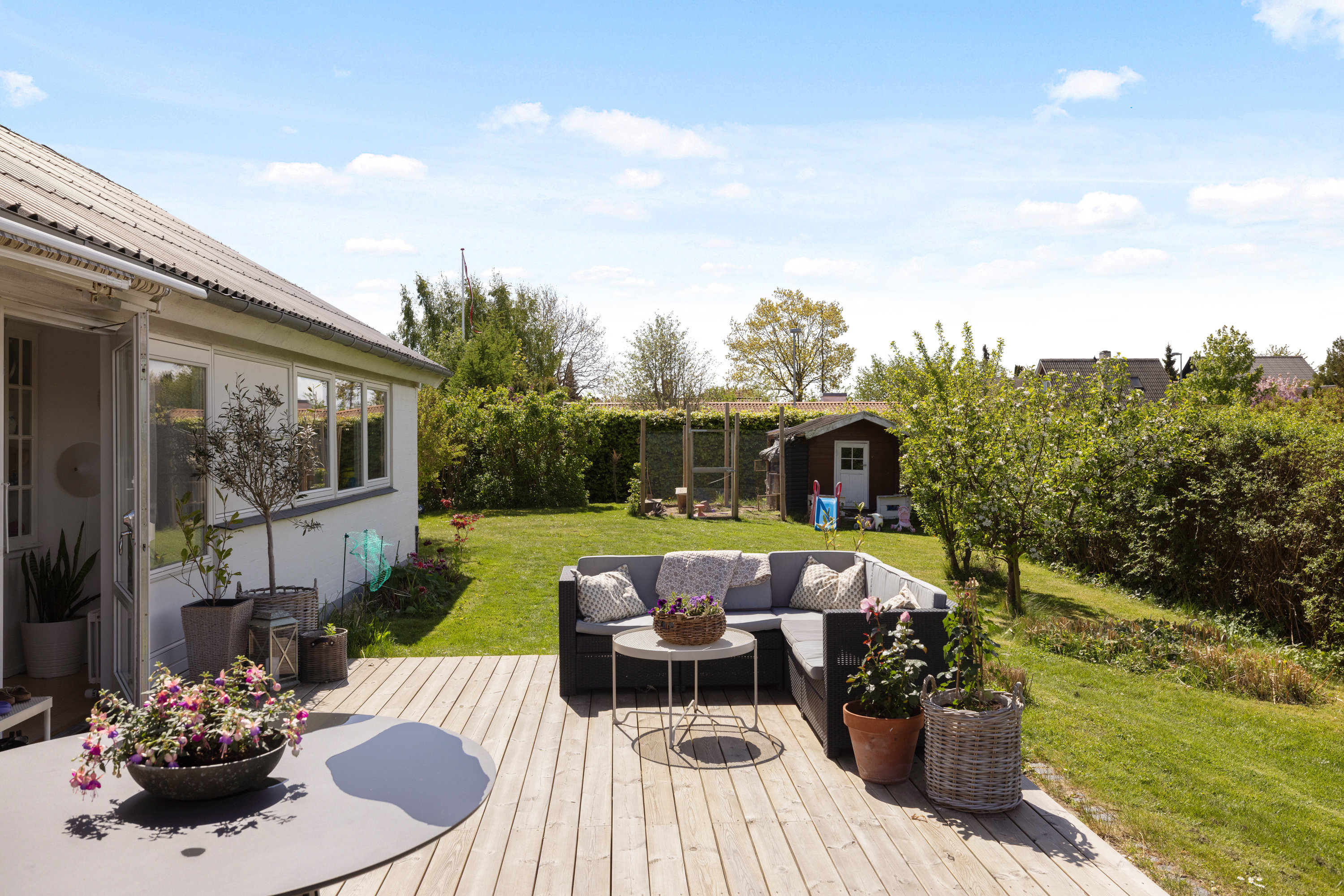 Fremhævet terrasse billede i fuldskærmstilstand. Billede af Viggo Barfoeds Alle 5, 2750 Ballerup