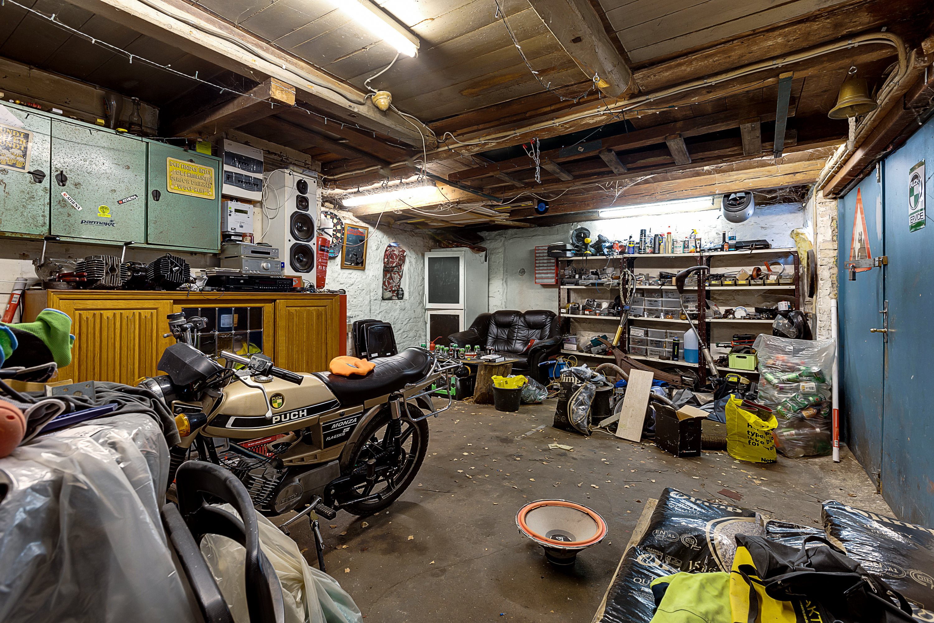 Fremhævet garage billede i fuldskærmstilstand. Billede af Strandbyvej 28, Strandby, 5683 Haarby