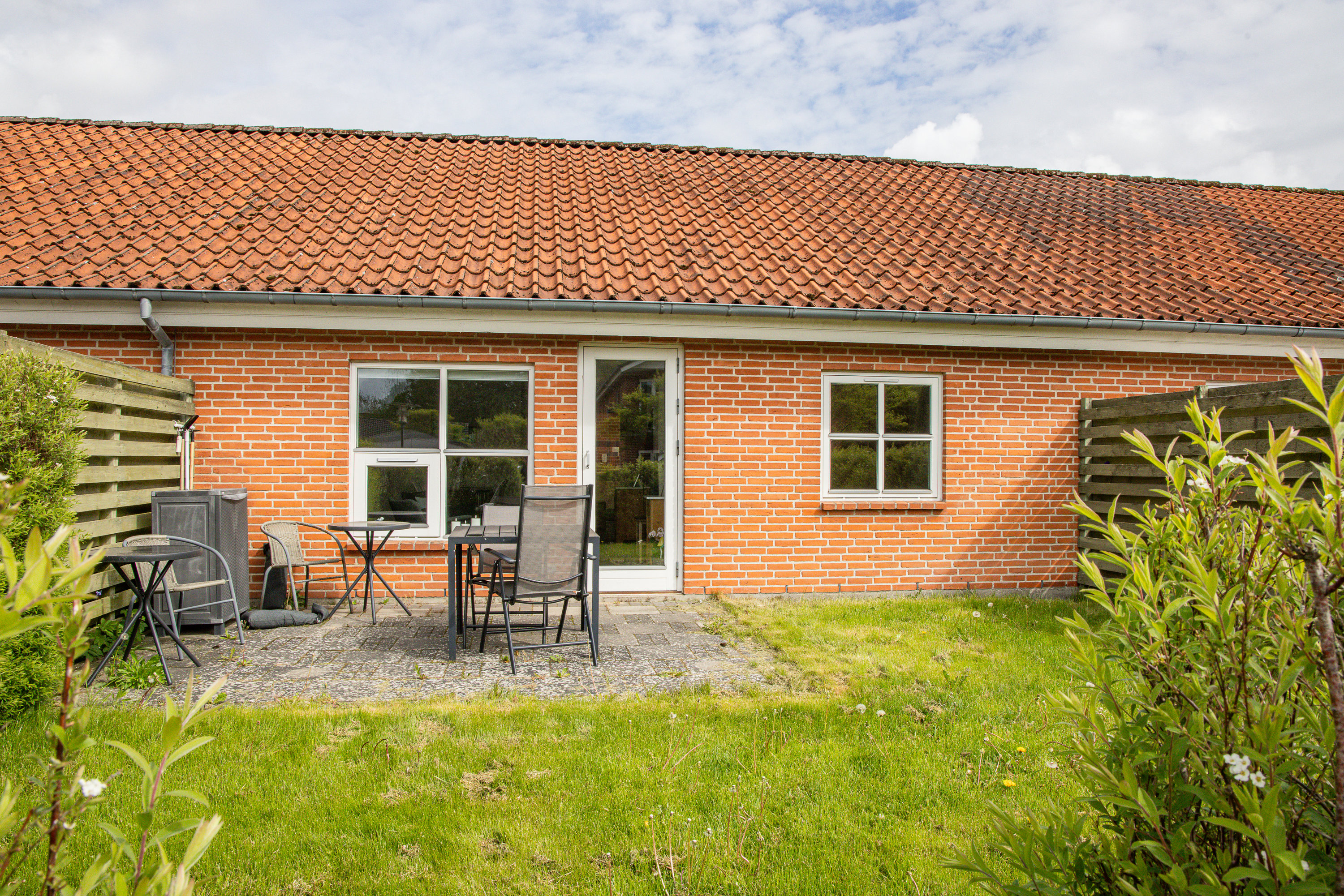 Fremhævet terrasse billede i fuldskærmstilstand. Billede af Sølystvej 3J, Ørum, 8830 Tjele