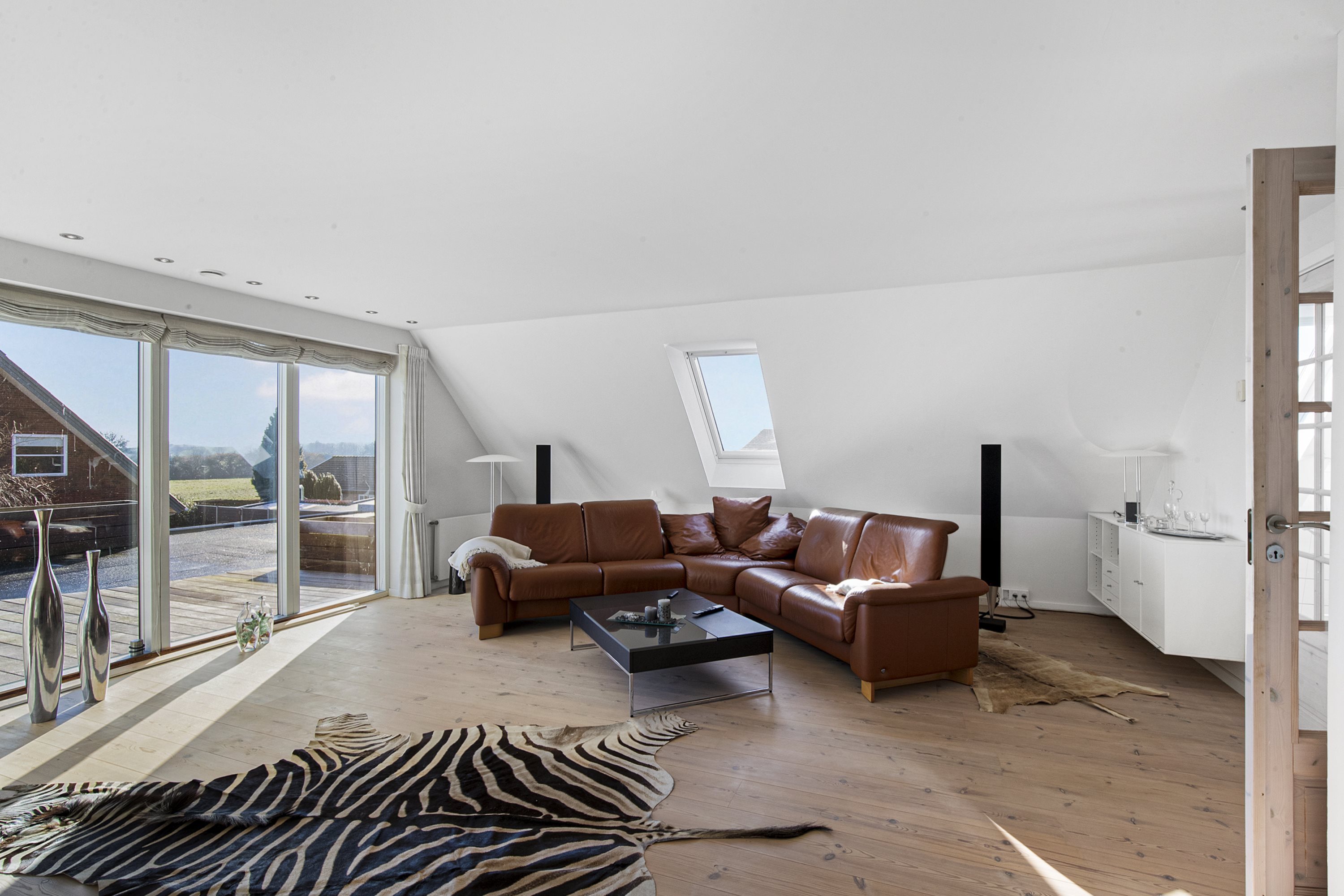 Fremhævet stue billede i fuldskærmstilstand. Billede af Østerhøj 14, 6310 Broager