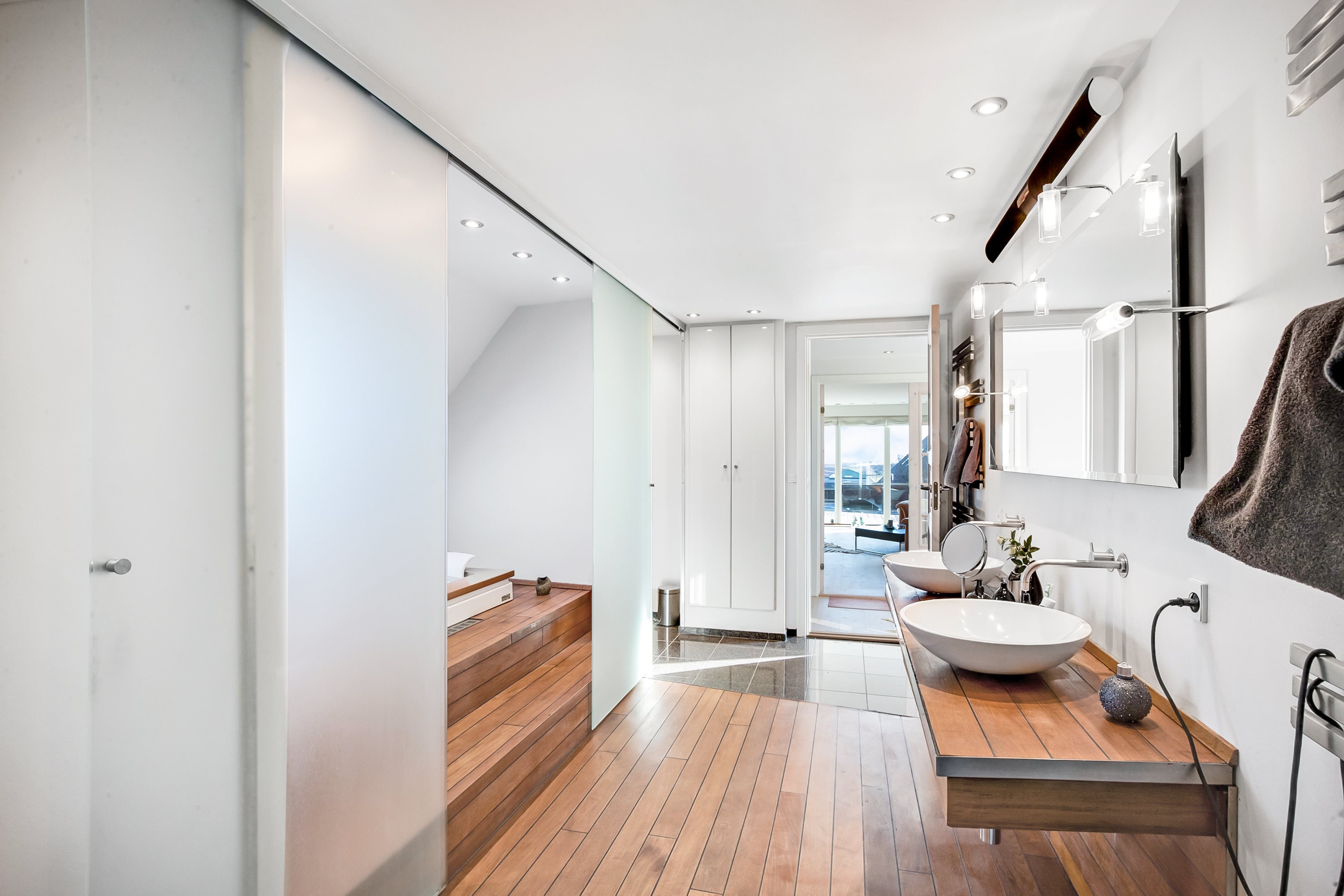 Fremhævet badeværelse billede i fuldskærmstilstand. Billede af Østerhøj 14, 6310 Broager