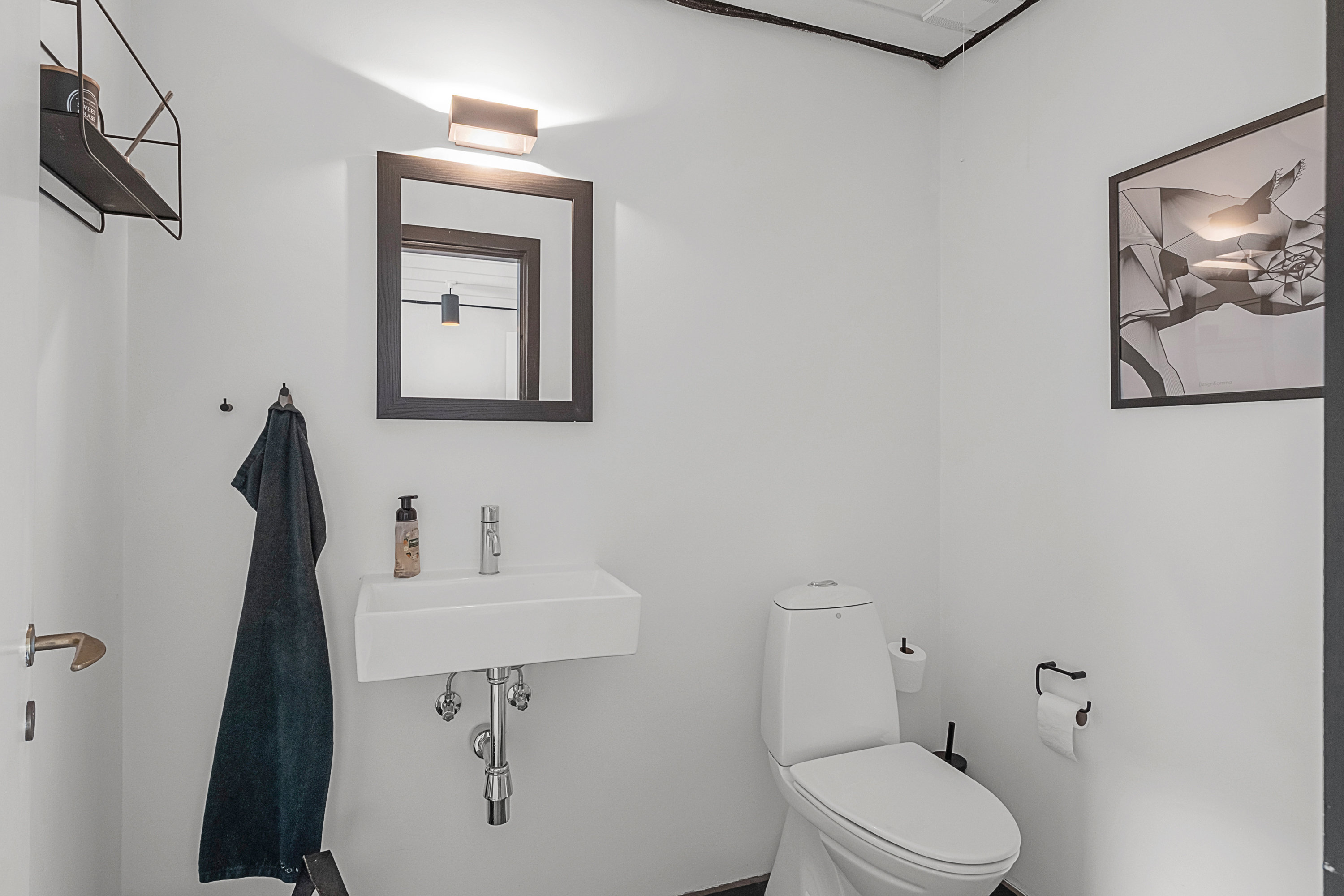 Fremhævet toilet billede i fuldskærmstilstand. Billede af Manbjergvej 47, Løgten, 8541 Skødstrup