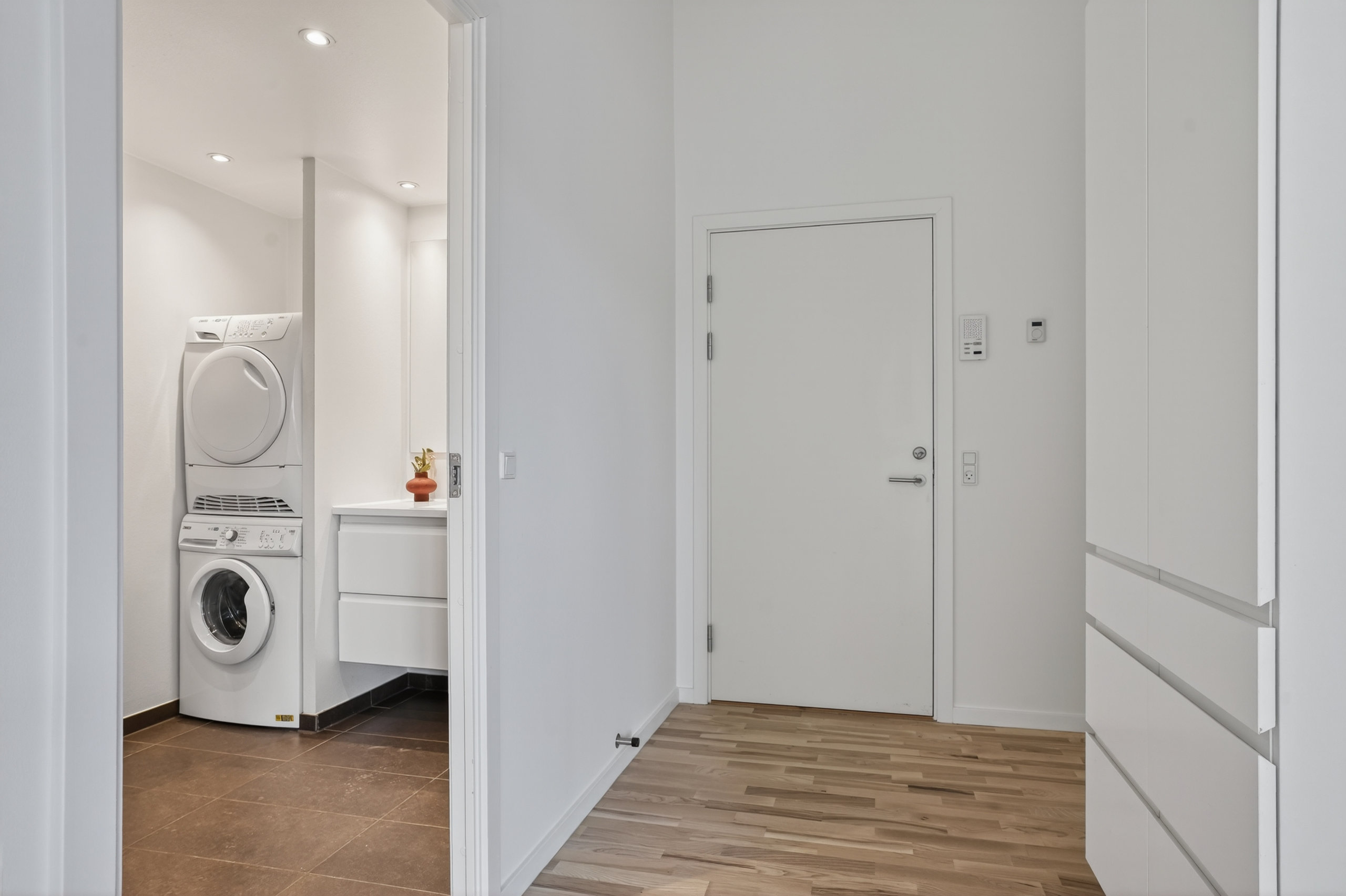 Fremhævet entré billede i fuldskærmstilstand. Billede af Valby Maskinfabriksvej 5, st.. tv., 2500 Valby