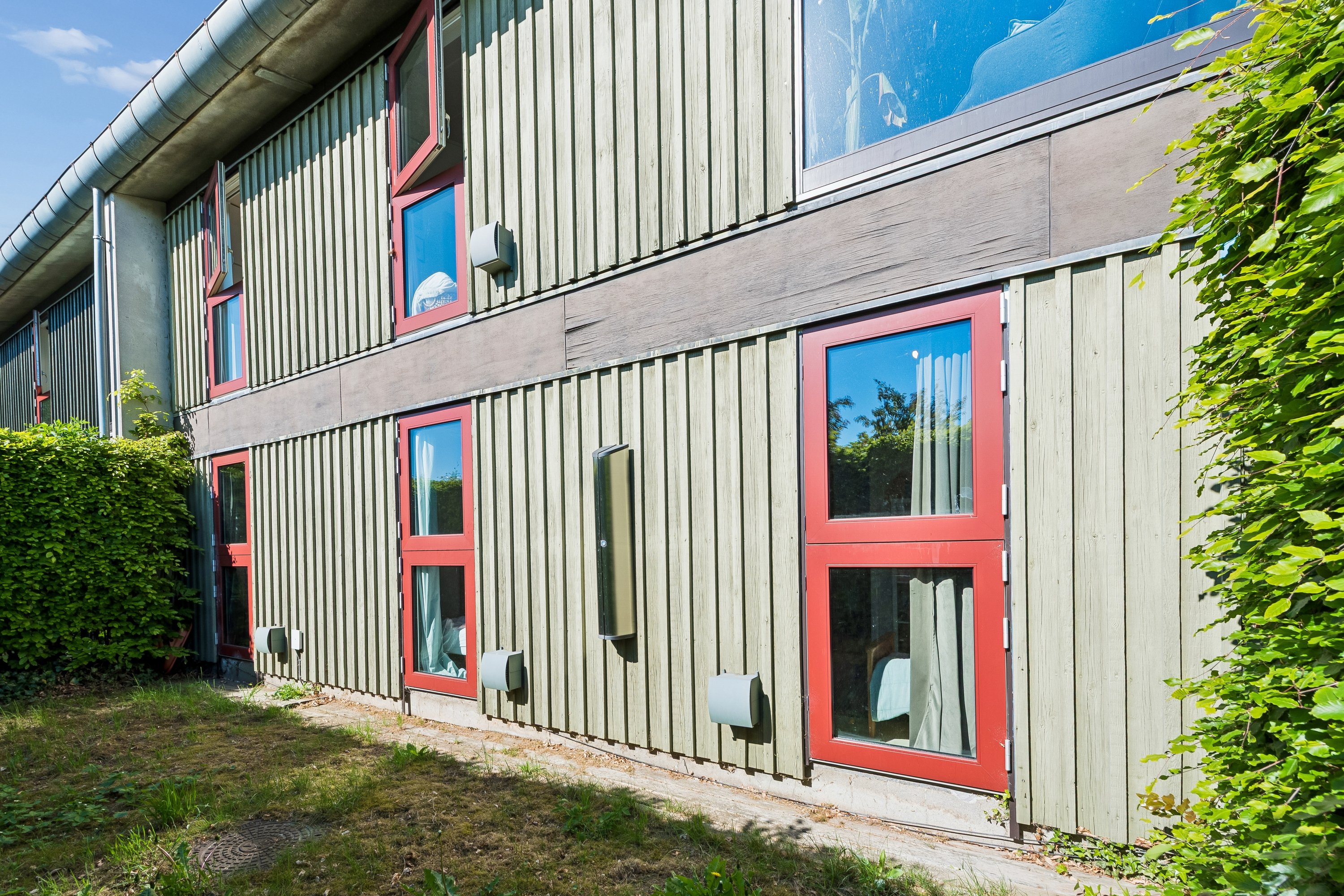 Fremhævet set udefra billede i fuldskærmstilstand. Billede af Bakkehusene 39, 2970 Hørsholm