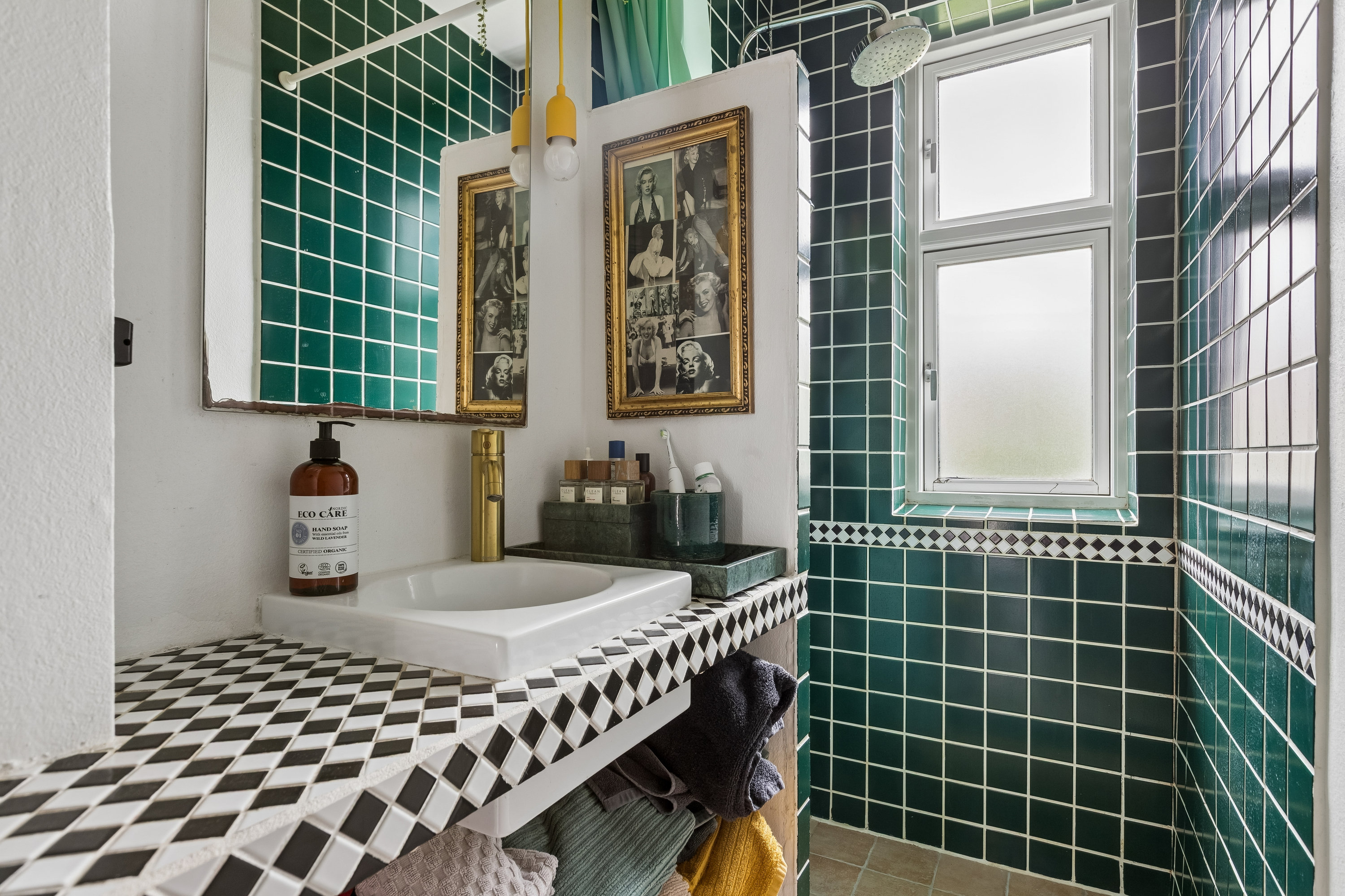 Fremhævet badeværelse billede i fuldskærmstilstand. Billede af Funkiavej 15, 1., 2300 København S