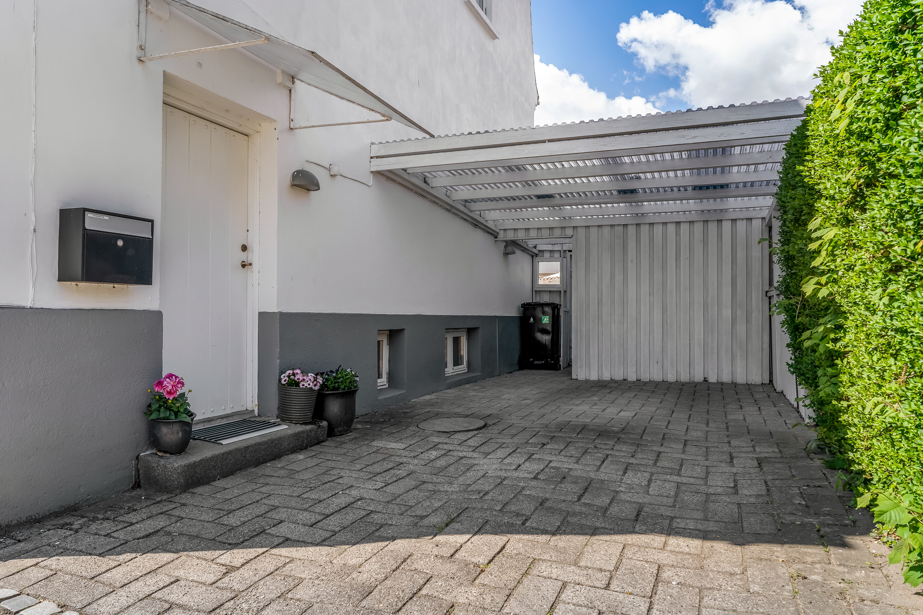 Miniaturebillede 1: indkørsel. Billede af Ryesgade 39, 4800 Nykøbing F