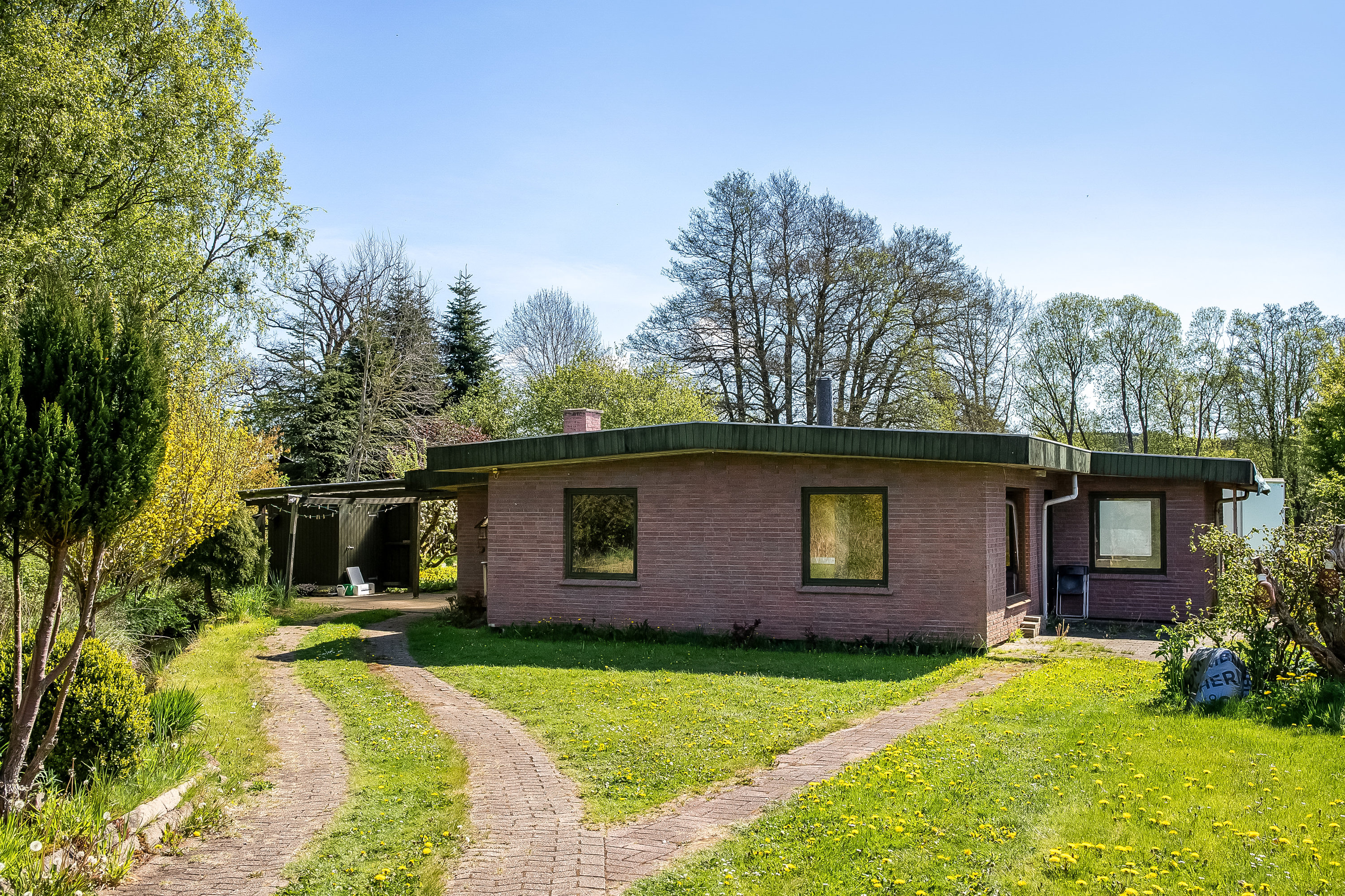 Miniaturebillede 1: ejendommen. Billede af Fabriksvejen 14, 7182 Bredsten