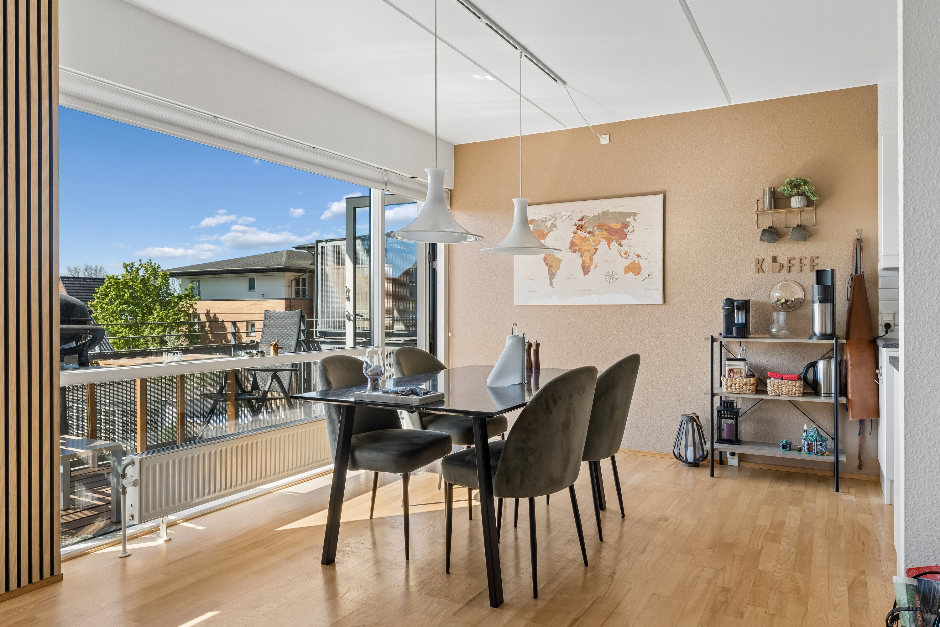 Fremhævet stue billede i fuldskærmstilstand. Billede af Henning Smiths Vej 11C, 2. 4., 9000 Aalborg