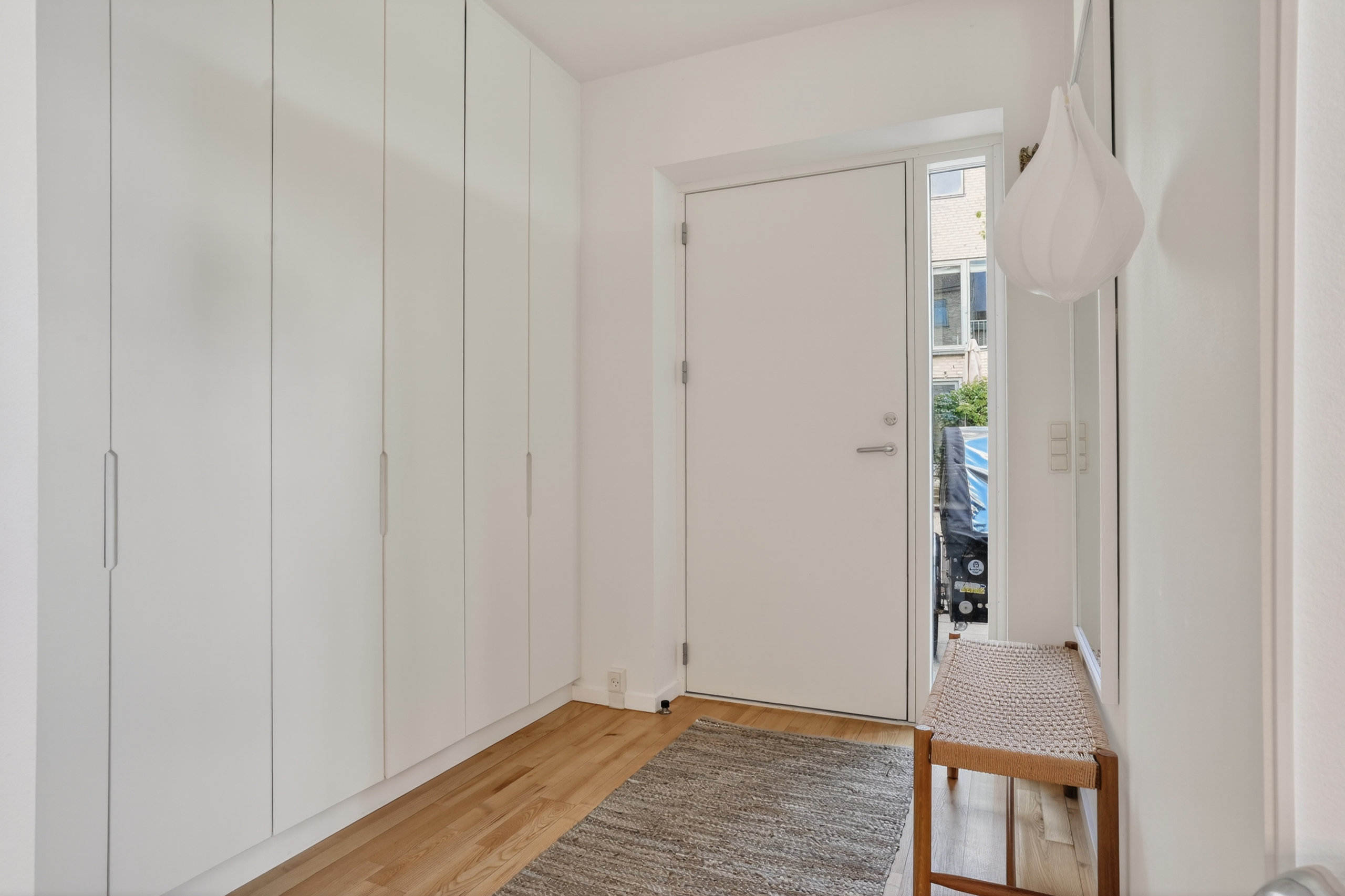 Miniaturebillede 1: entré. Billede af Poul Reumerts Vej 49, 2500 Valby