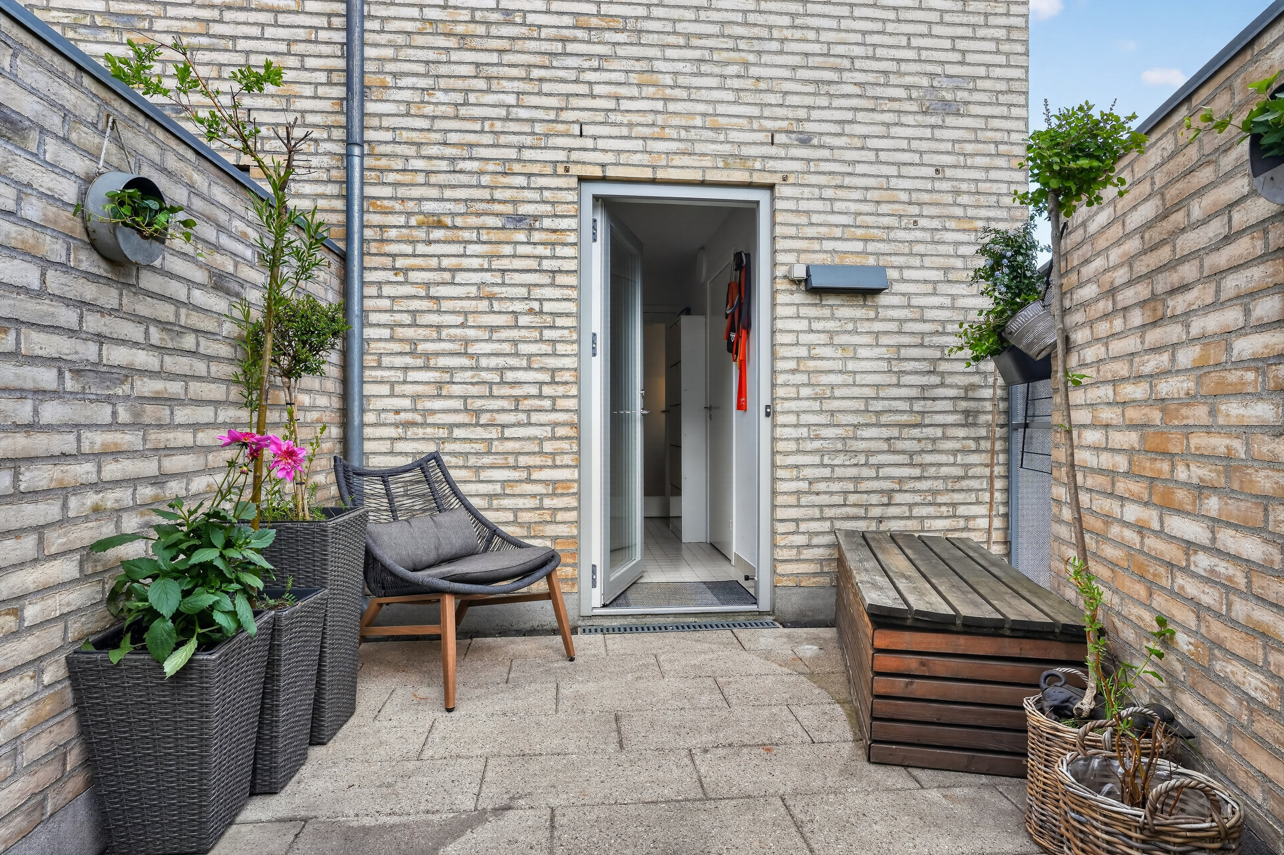 Fremhævet terrasse billede i fuldskærmstilstand. Billede af Poul Reumerts Vej 49, 2500 Valby