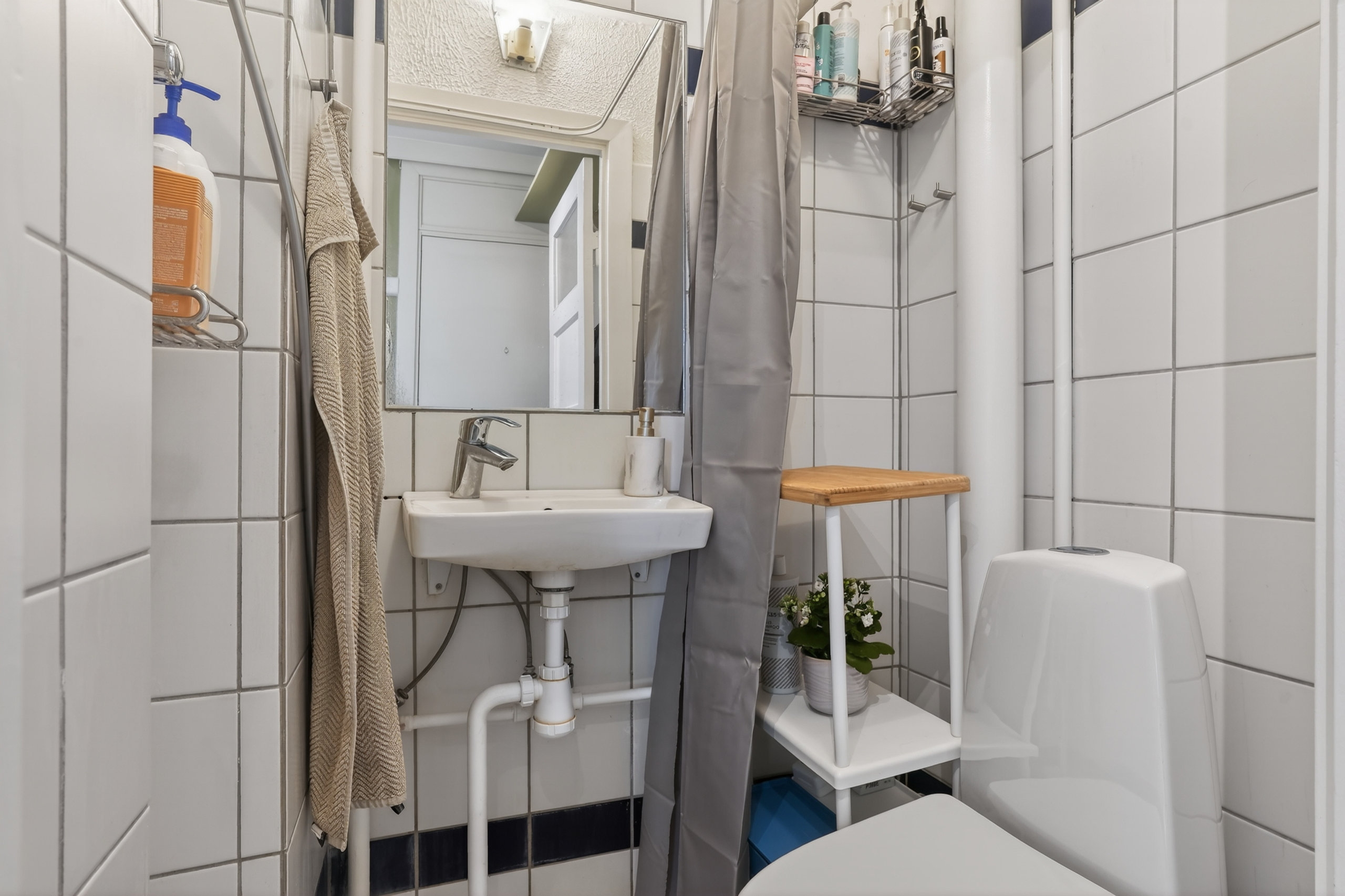 Fremhævet wc billede i fuldskærmstilstand. Billede af Lauravej 23, 3. tv., 2500 Valby