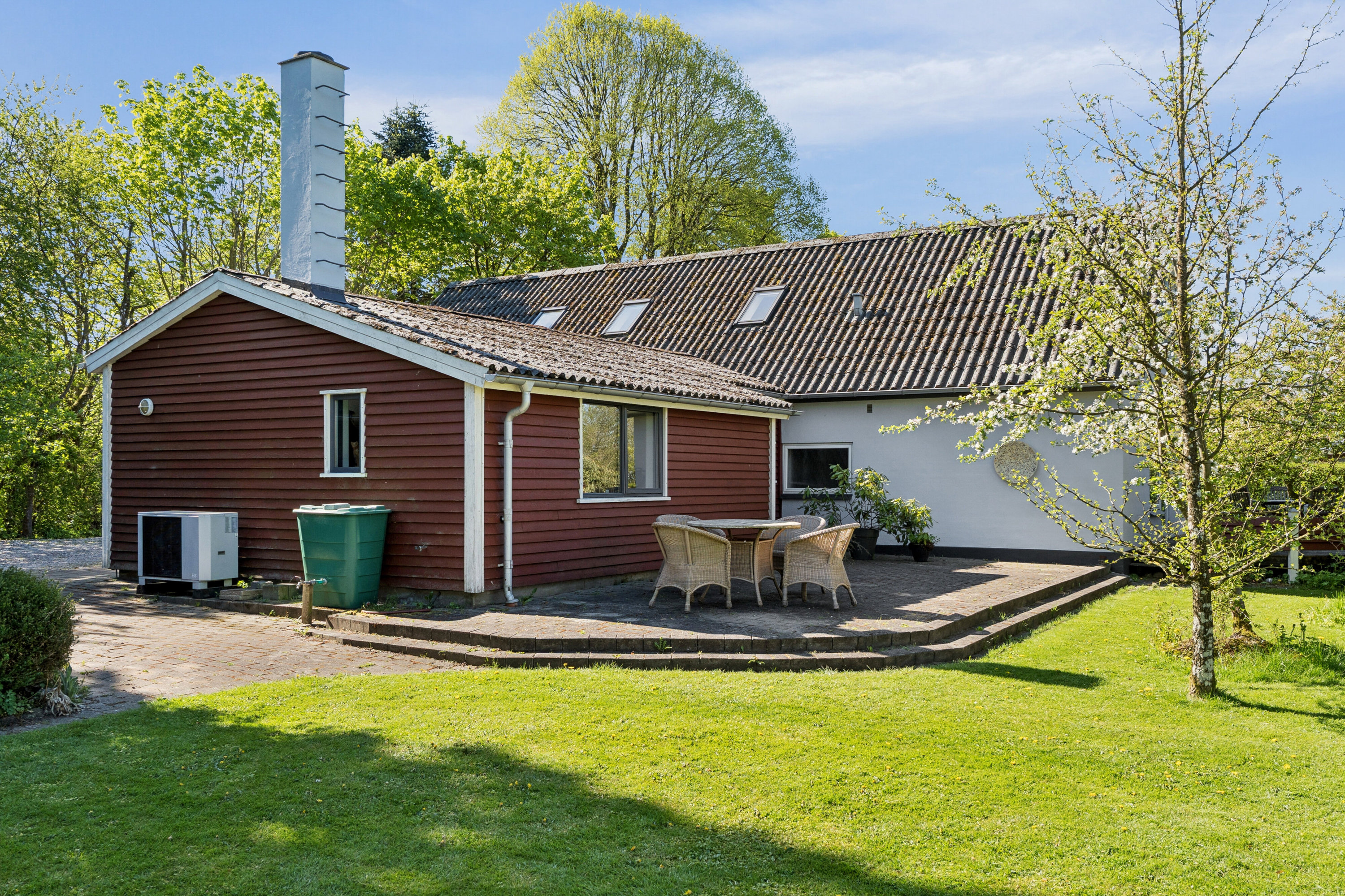 Fremhævet set fra haven billede i fuldskærmstilstand. Billede af Varmkærvej 10, Varmkær, 6040 Egtved