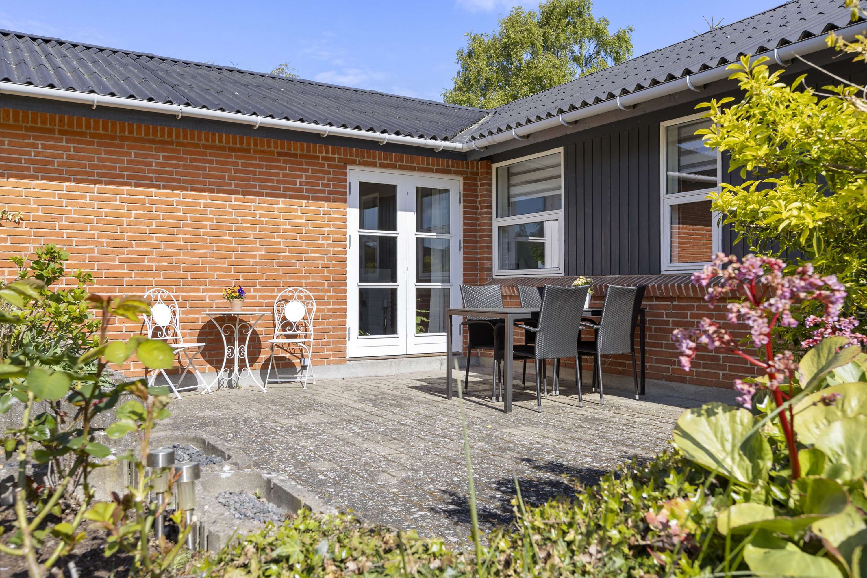Fremhævet terrasse billede i fuldskærmstilstand. Billede af Raklev Skillevej 22A, 4400 Kalundborg