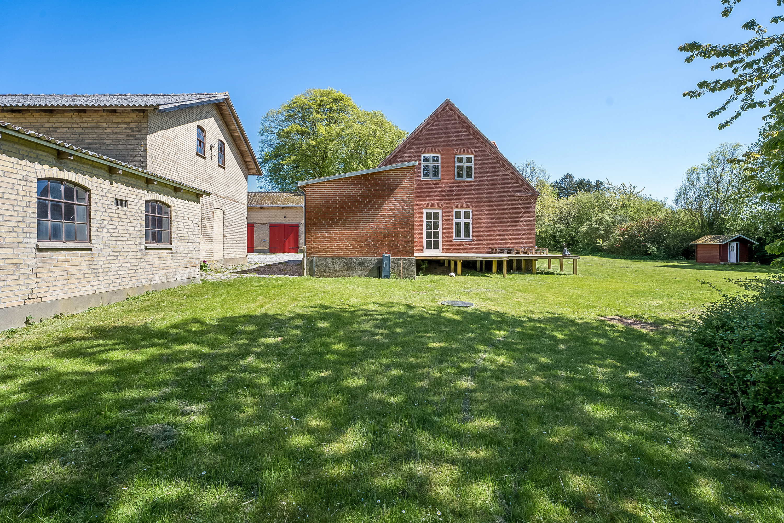 Fremhævet facade billede i fuldskærmstilstand. Billede af Sdr. Kirkebyvej 8, Nr Ørslev, 4800 Nykøbing F