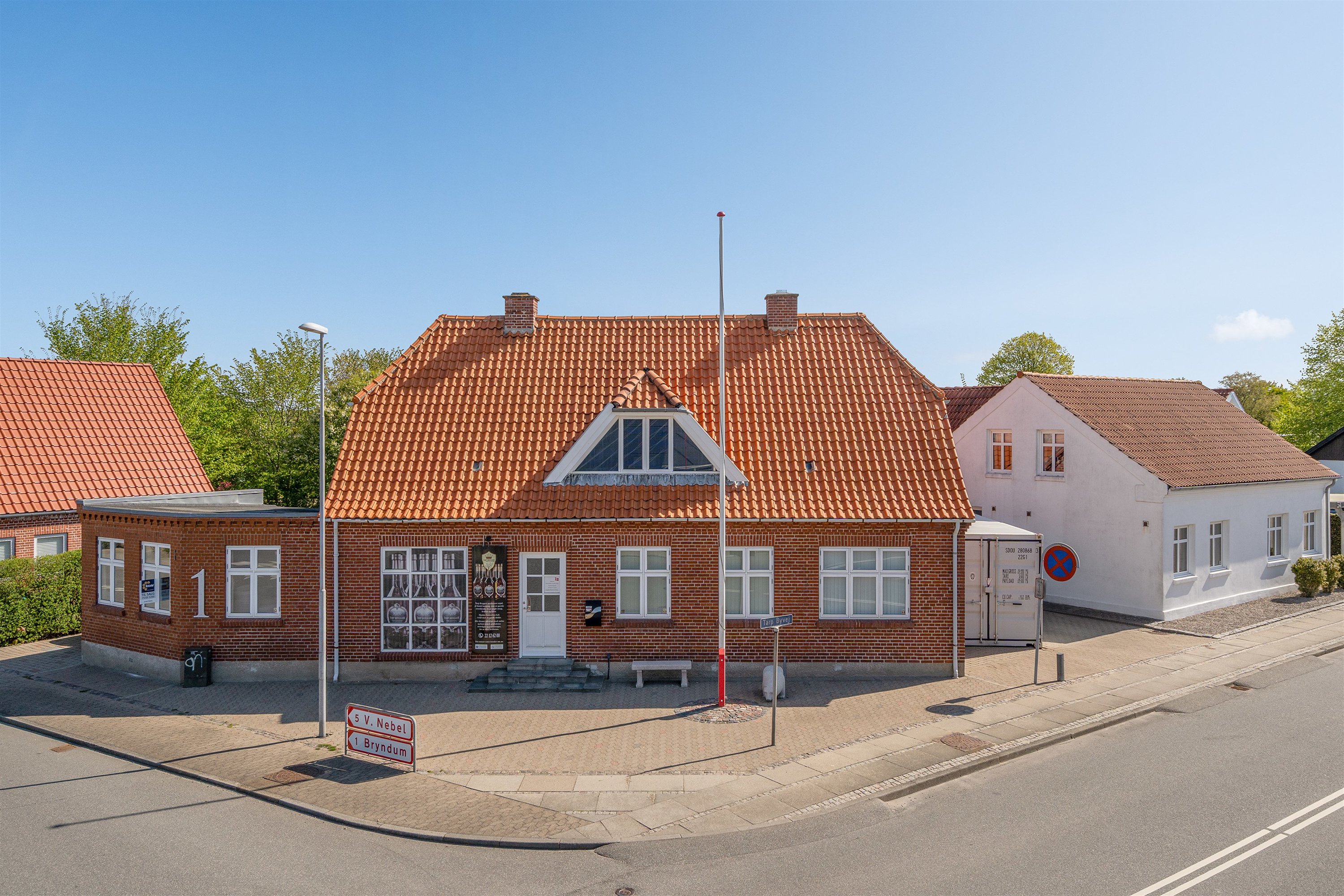 Fremhævet ejendommen billede i fuldskærmstilstand. Billede af Bryndumvej 1, Tarp, 6715 Esbjerg N