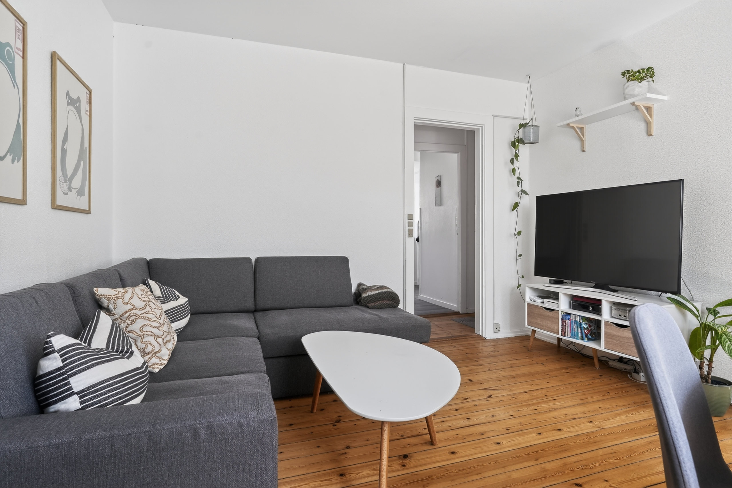Fremhævet stue billede i fuldskærmstilstand. Billede af Maglegårds Alle 61, 2. th., 2860 Søborg