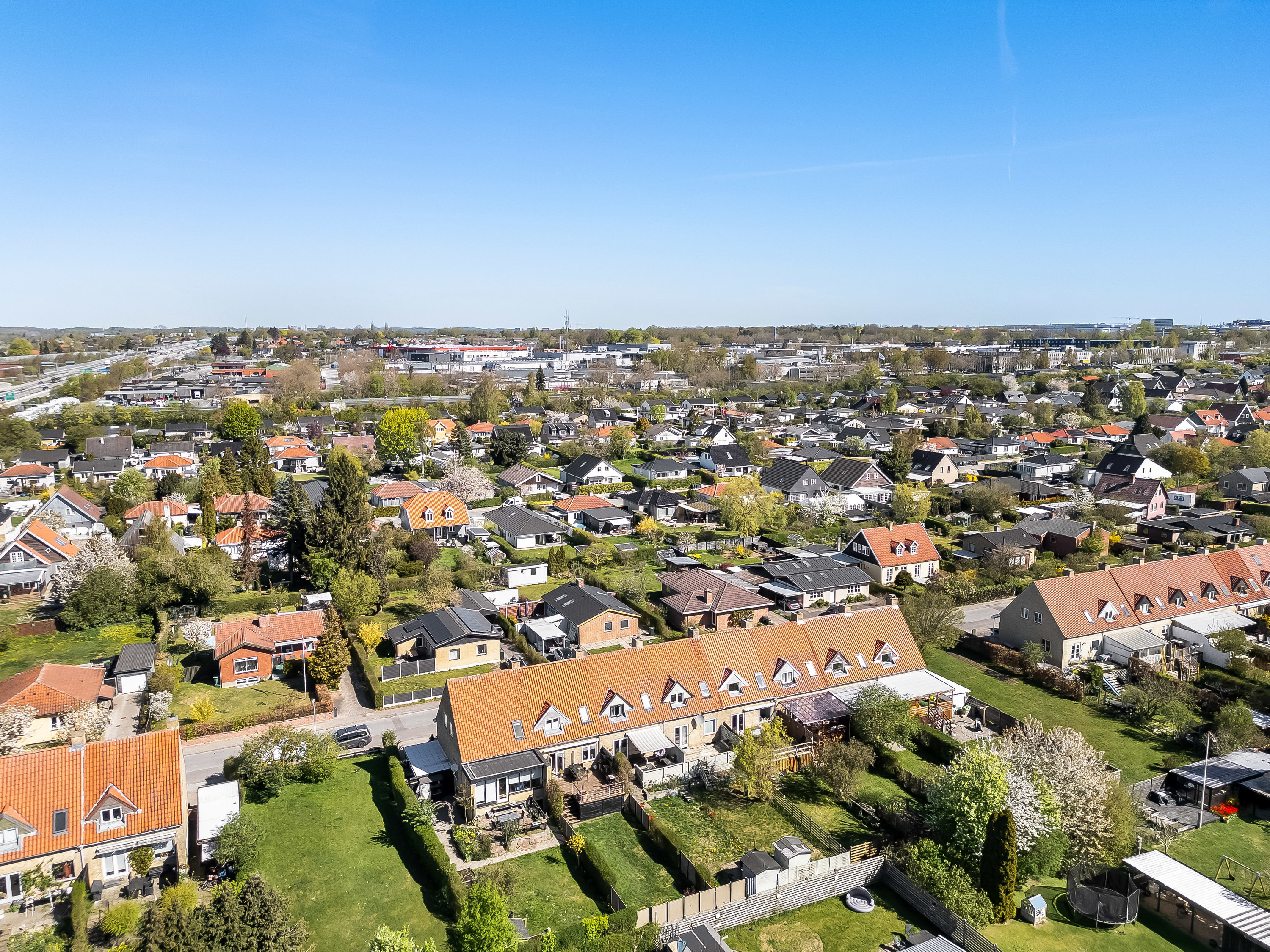 Fremhævet luftfoto billede i fuldskærmstilstand. Billede af Maj Alle 103, 2860 Søborg