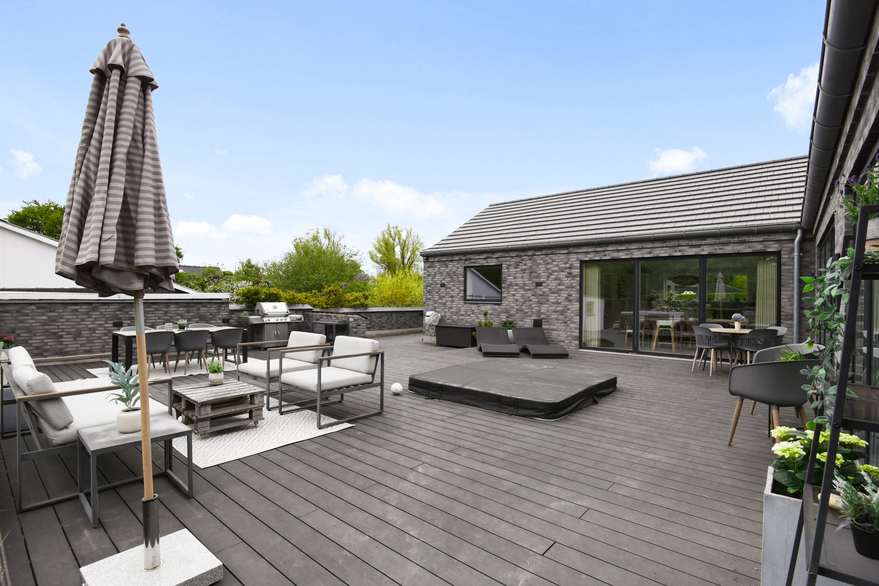 Fremhævet terrasse billede i fuldskærmstilstand. Billede af Bøndermosevej 12, 2750 Ballerup