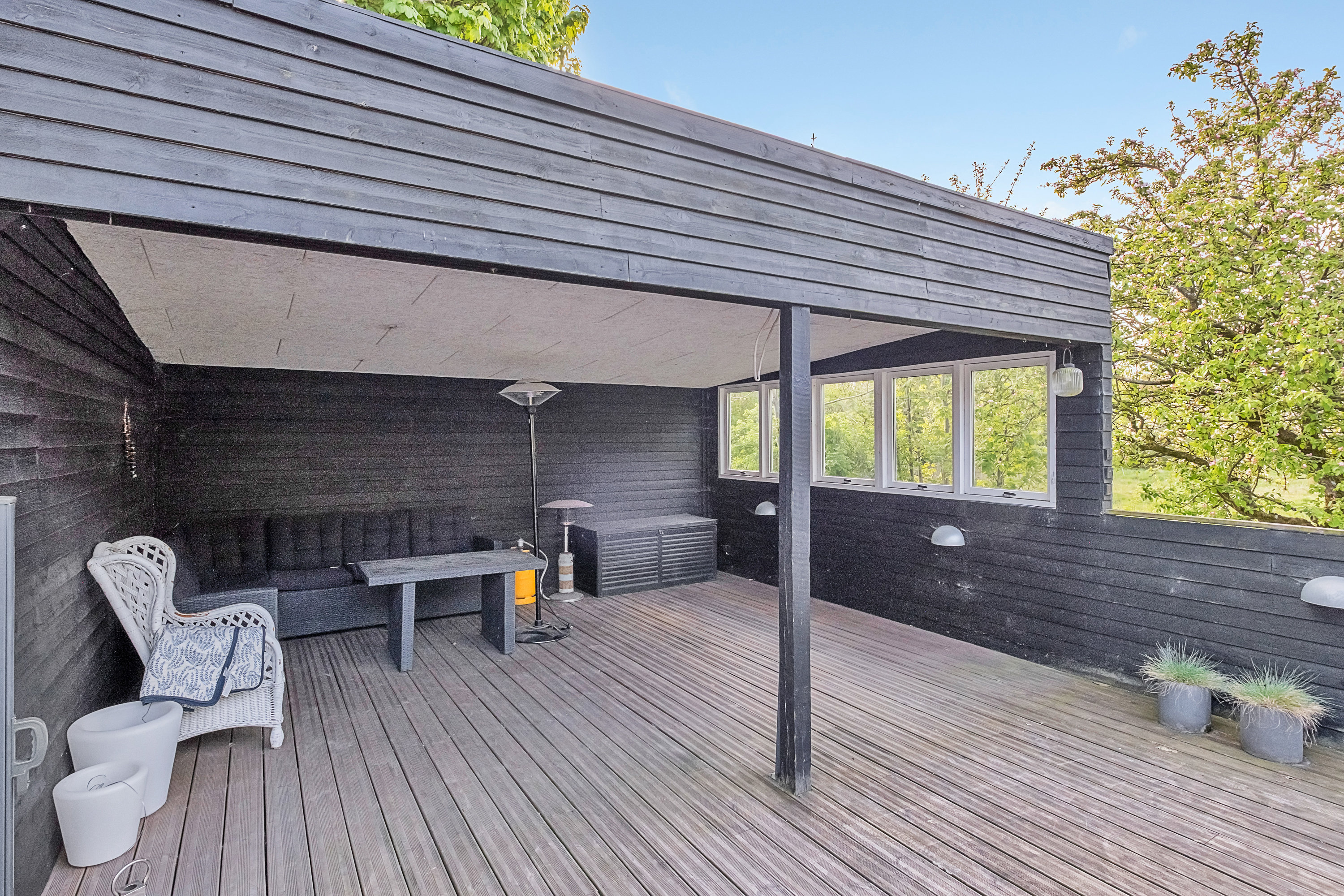 Fremhævet overdækket terrasse billede i fuldskærmstilstand. Billede af Clemensvej 5, Bendstrup, 8530 Hjortshøj