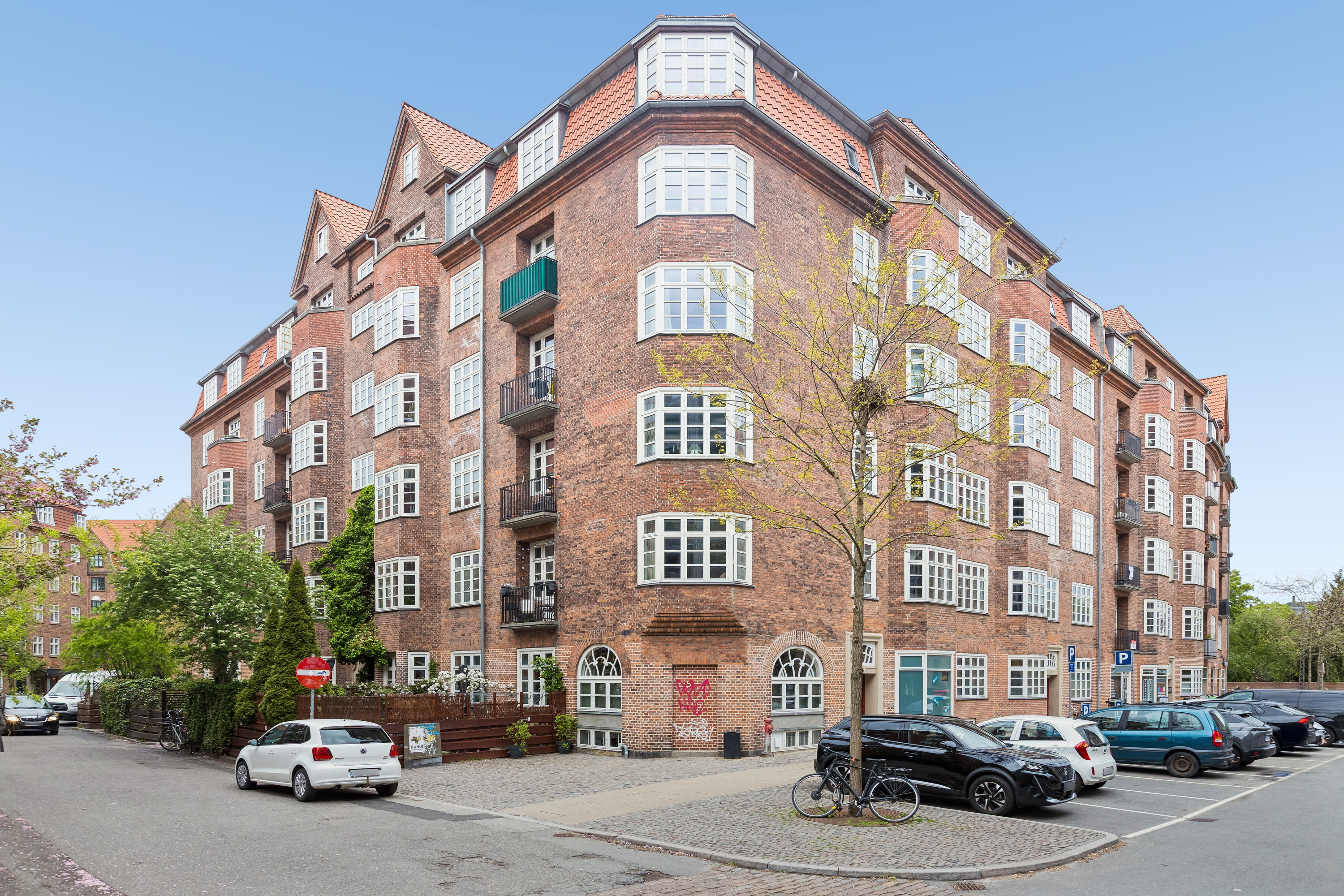 Fremhævet andet billede i fuldskærmstilstand. Billede af Æblestien 3, st.. tv., 2300 København S