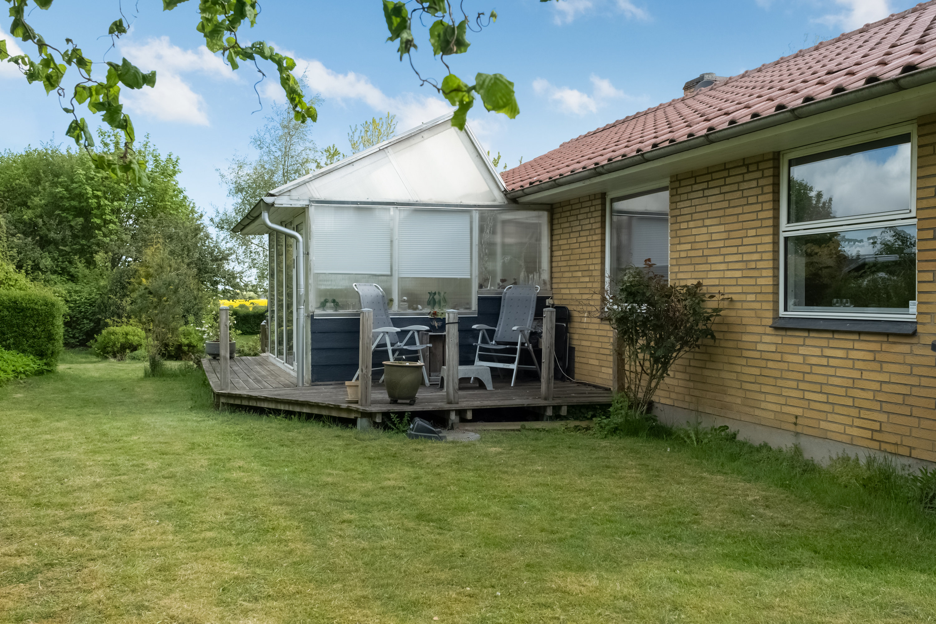 Fremhævet terrasse billede i fuldskærmstilstand. Billede af Chr. Richardtsvej 15, Ørsted, 5620 Glamsbjerg