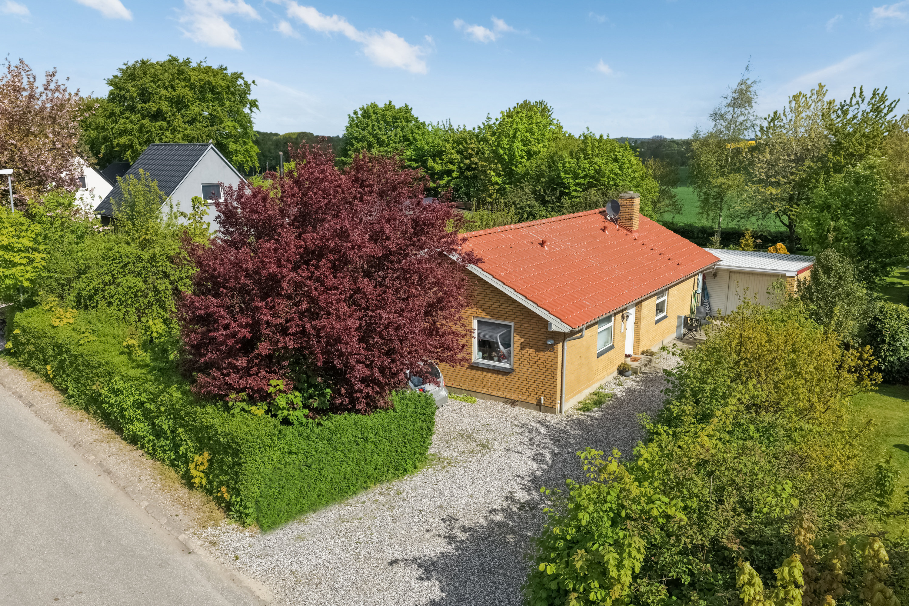 Fremhævet facade billede i fuldskærmstilstand. Billede af Chr. Richardtsvej 15, Ørsted, 5620 Glamsbjerg