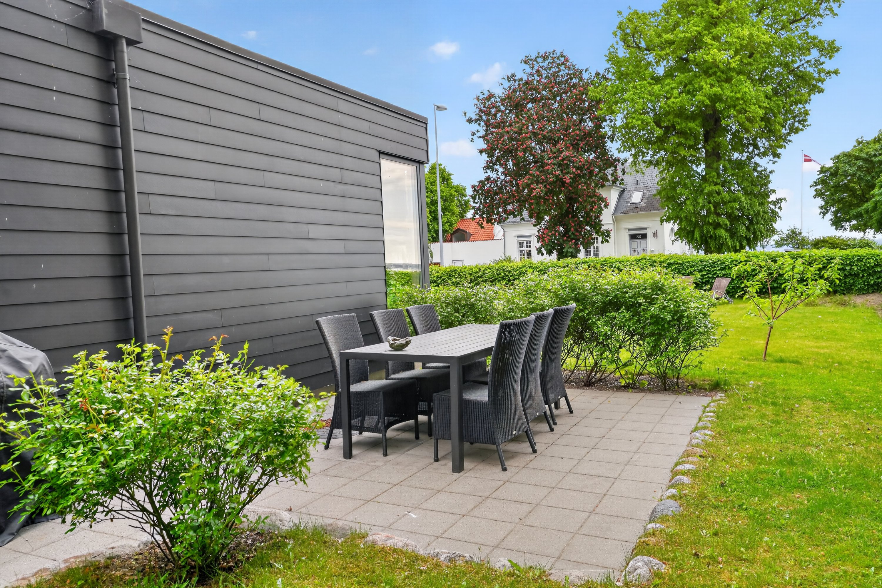 Fremhævet terrasse billede i fuldskærmstilstand. Billede af Nordre Strandvej 25, 3000 Helsingør