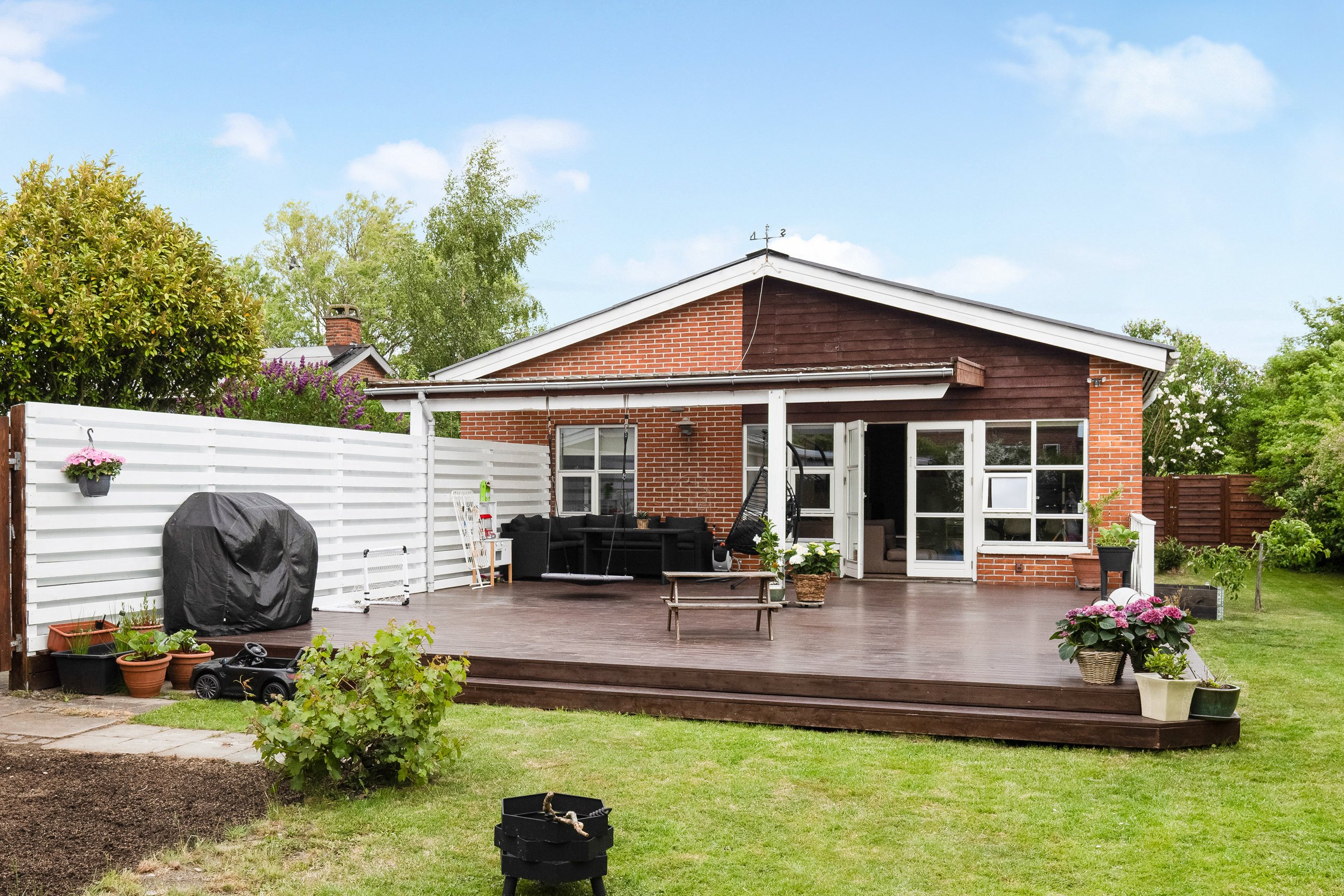 Miniaturebillede 1: terrasse. Billede af Nordlundsvej 50, 2650 Hvidovre