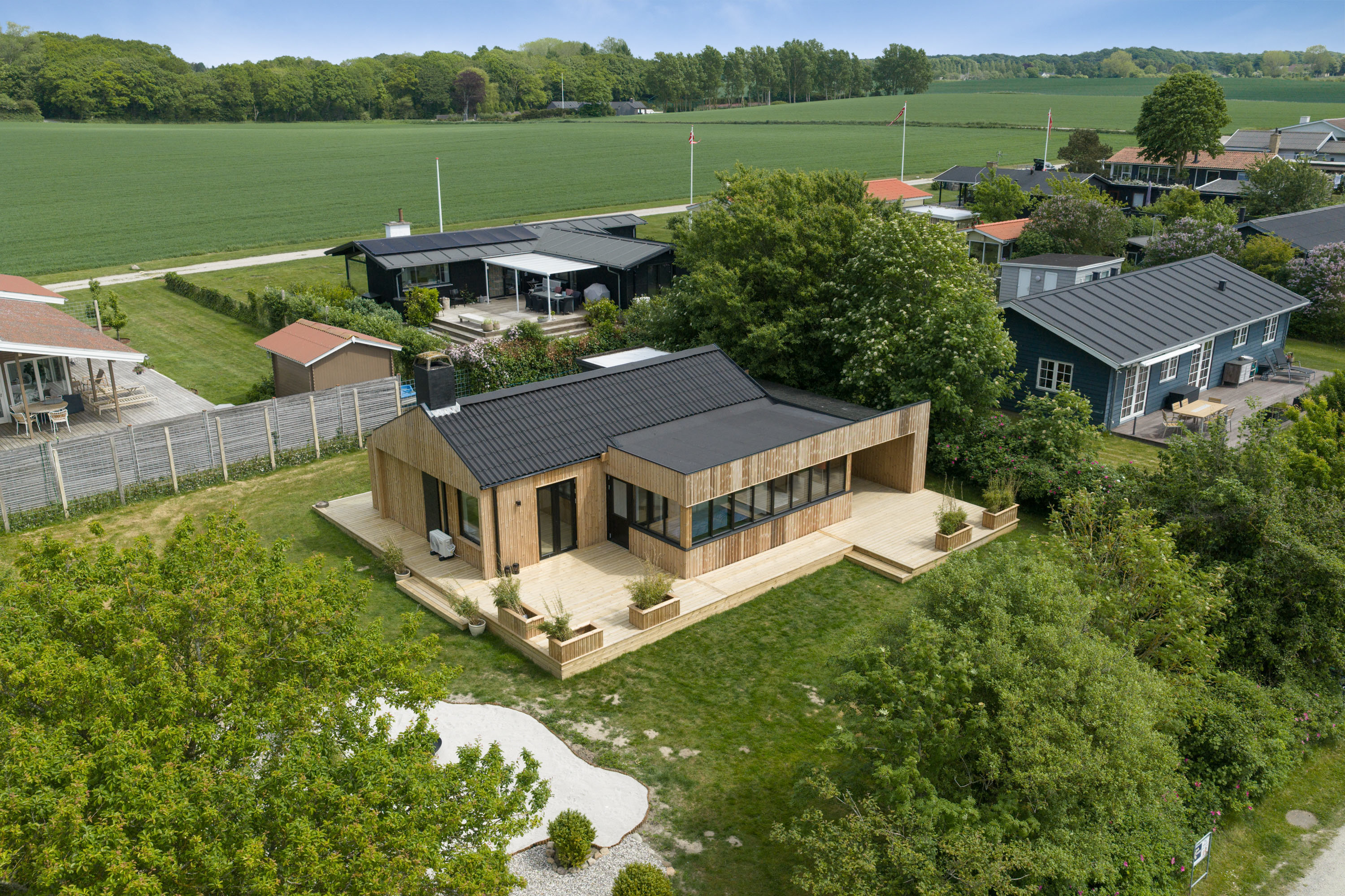 Fremhævet luftfoto billede i fuldskærmstilstand. Billede af Engsvinget 44, Skåstrup Str, 5400 Bogense
