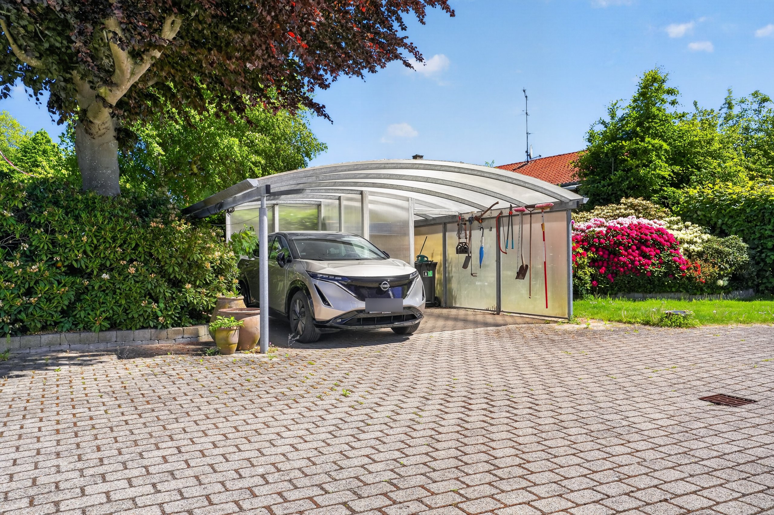 Fremhævet carport billede i fuldskærmstilstand. Billede af Københavnsvej 37, 3400 Hillerød