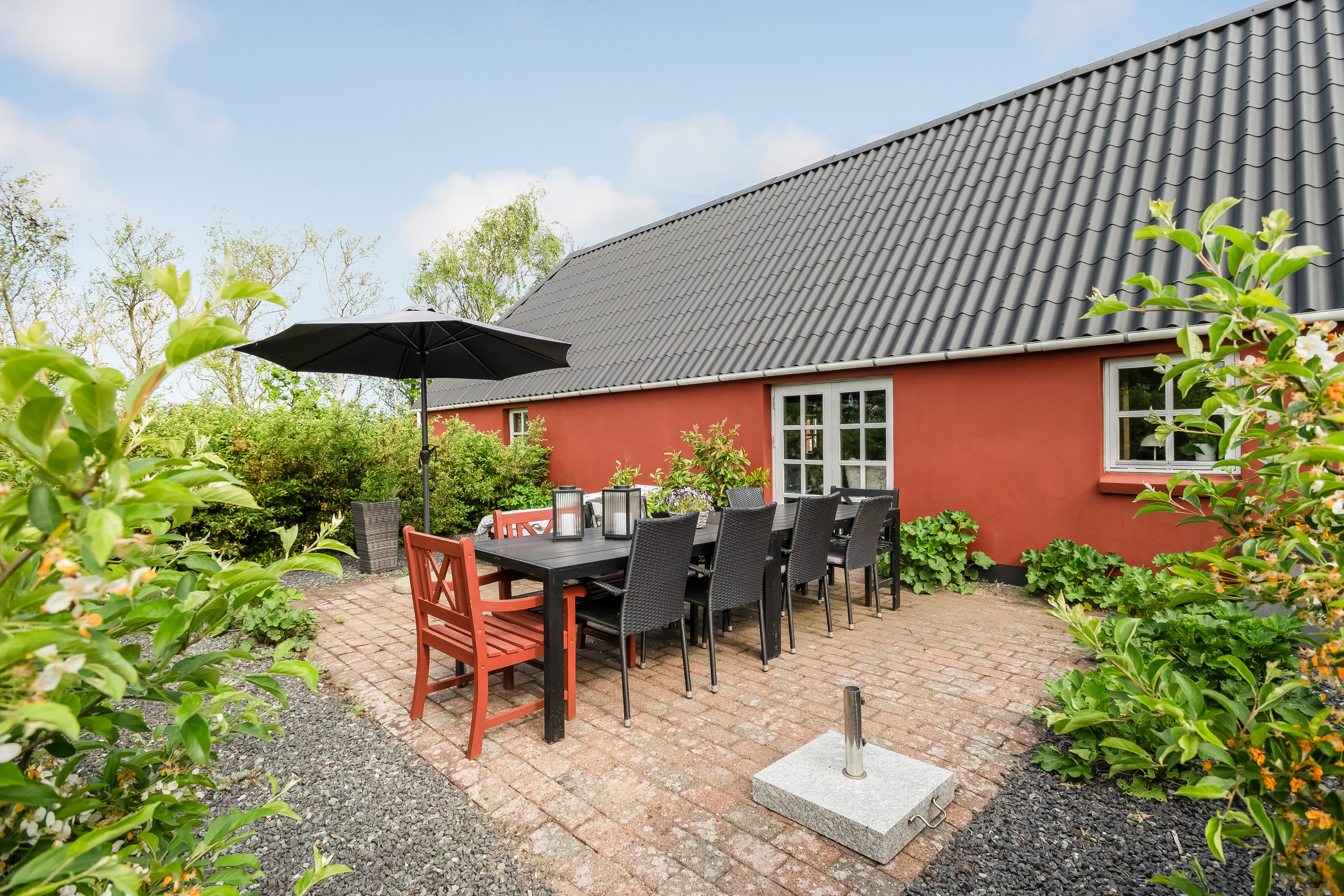 Fremhævet terrasse billede i fuldskærmstilstand. Billede af Vestervej 10, 6980 Tim