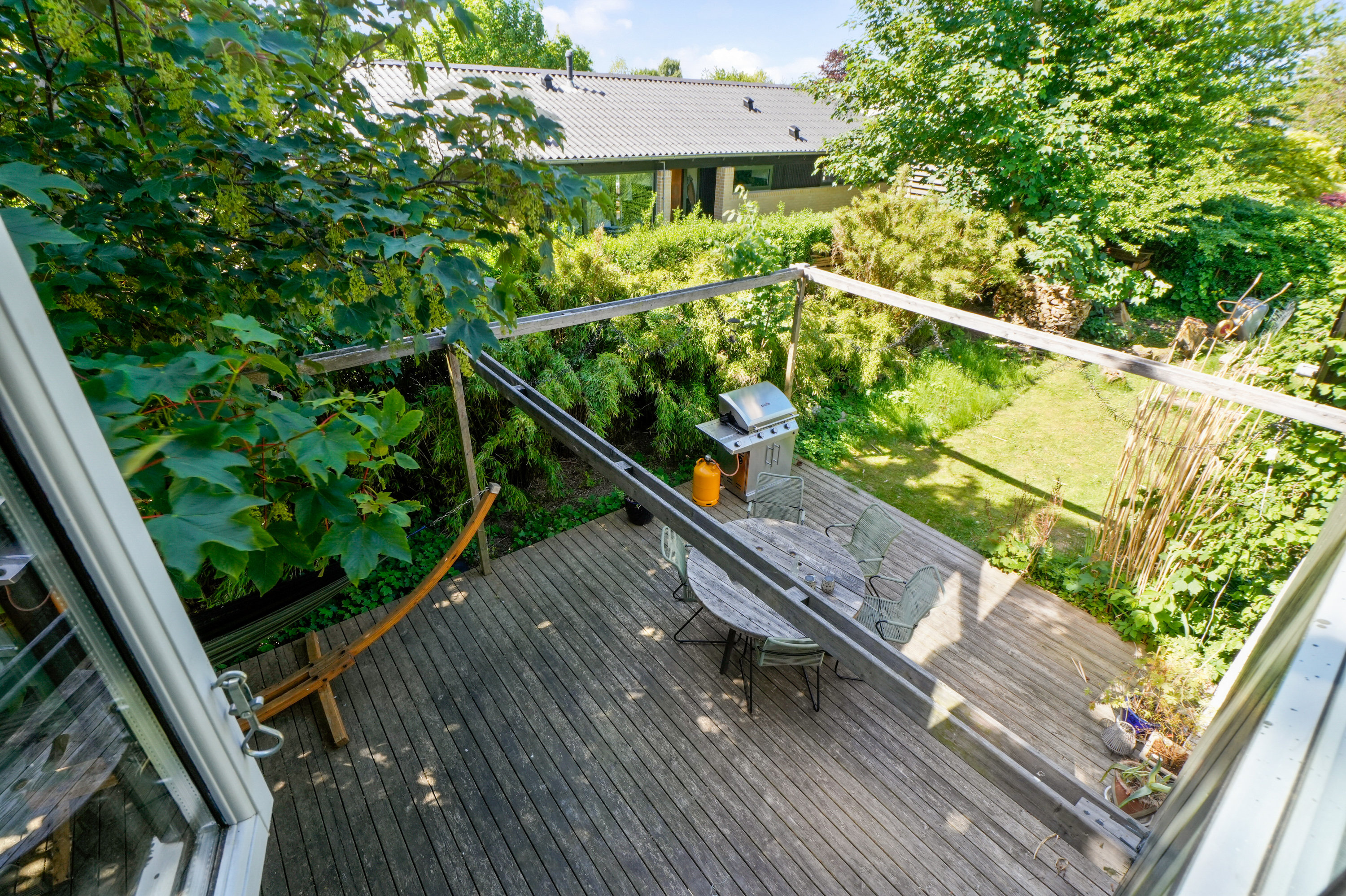 Fremhævet terrasse billede i fuldskærmstilstand. Billede af Tranemosevej 54C, 2750 Ballerup