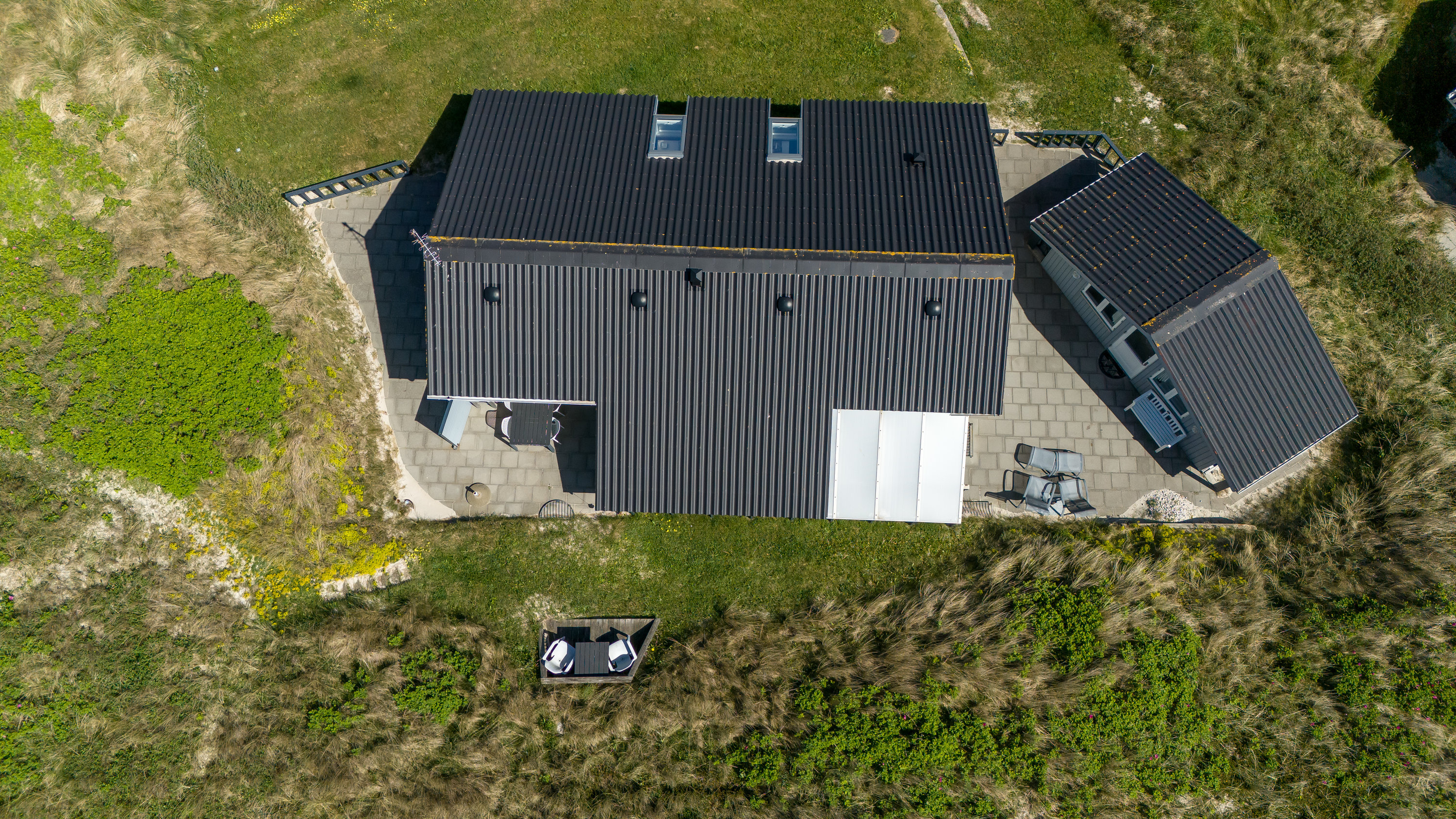 Miniaturebillede 1: luftfoto. Billede af Strandkrogvejen 54, Aargab, 6960 Hvide Sande
