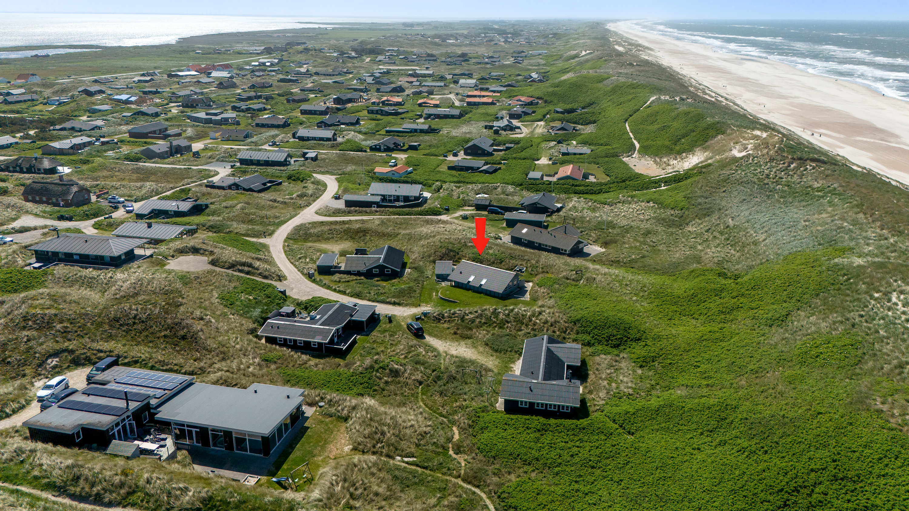 Fremhævet luftfoto billede i fuldskærmstilstand. Billede af Strandkrogvejen 54, Aargab, 6960 Hvide Sande